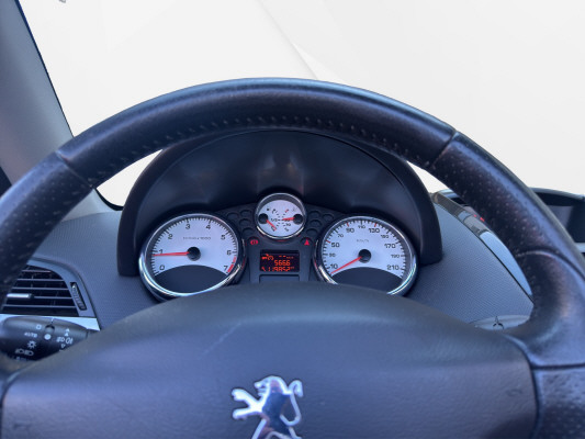 PEUGEOT 207 CC 1.6 16V Sport-image-11