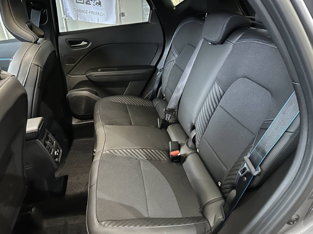 RENAULT Captur-image-10