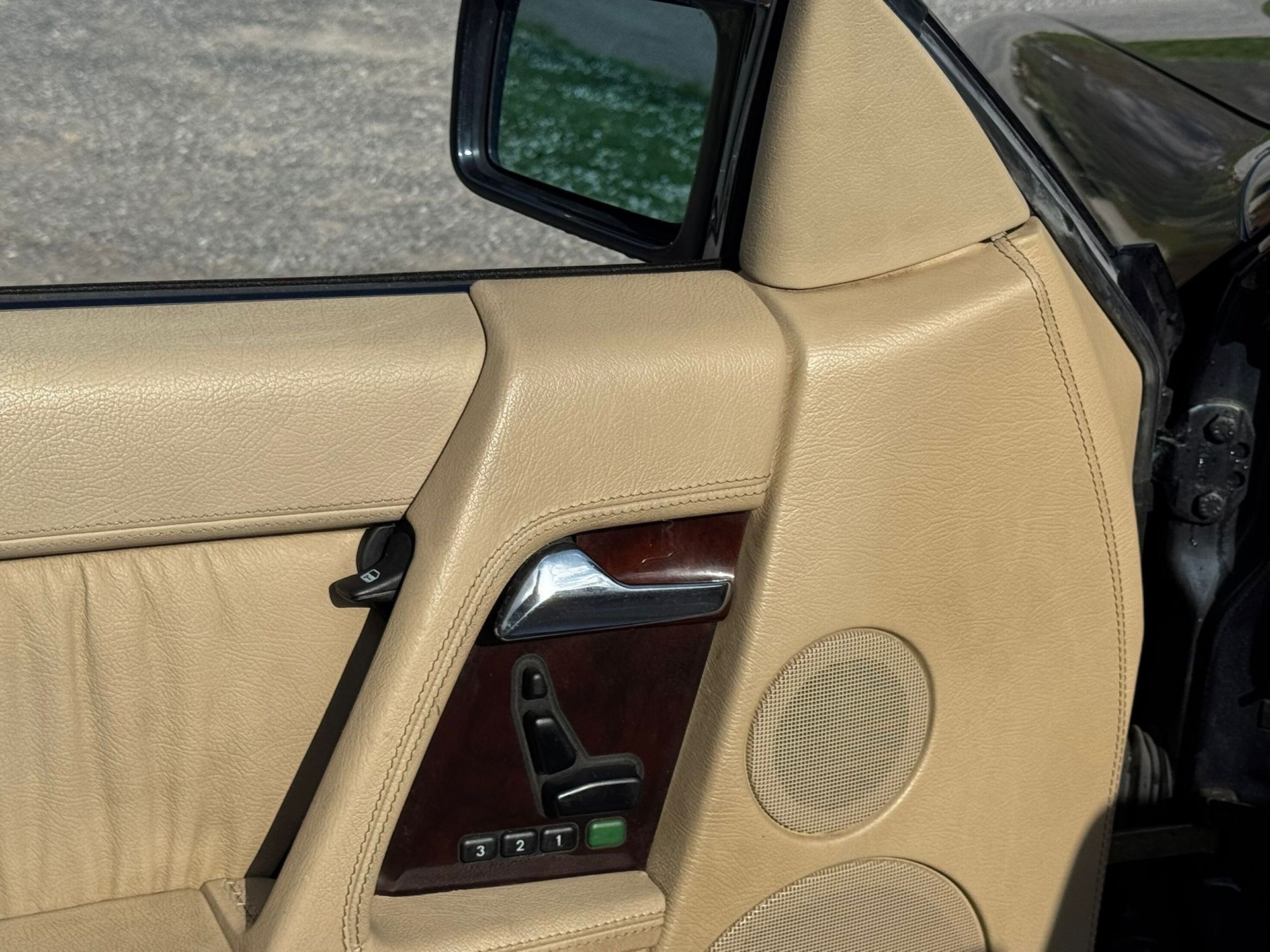 MERCEDES-BENZ SL 600 Automatic-image-15