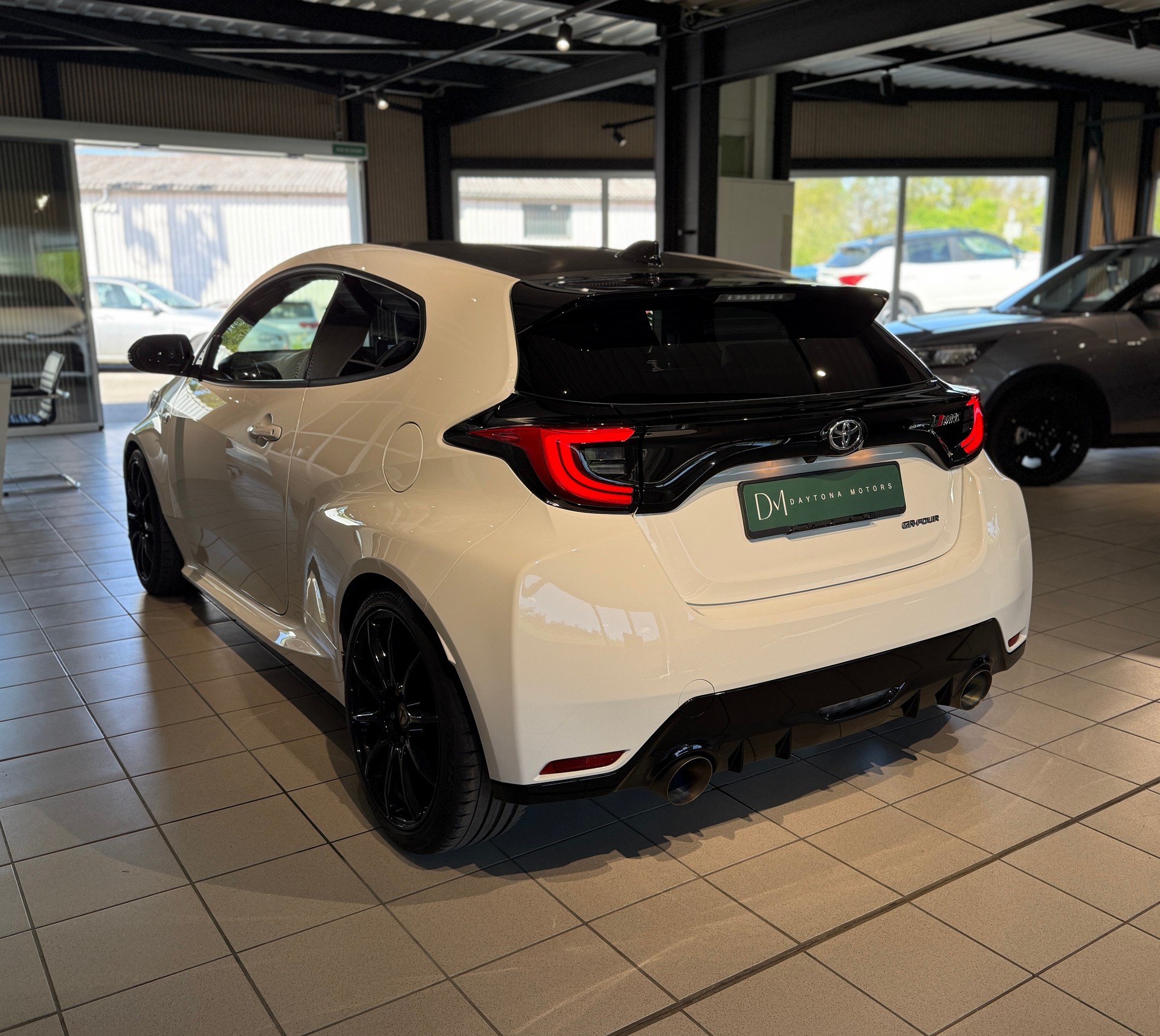 TOYOTA Yaris 1.6 GR Sport-image-5