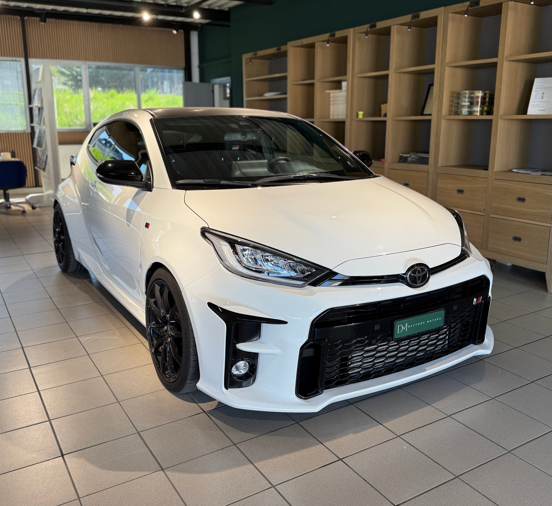 TOYOTA Yaris 1.6 GR Sport-image-2
