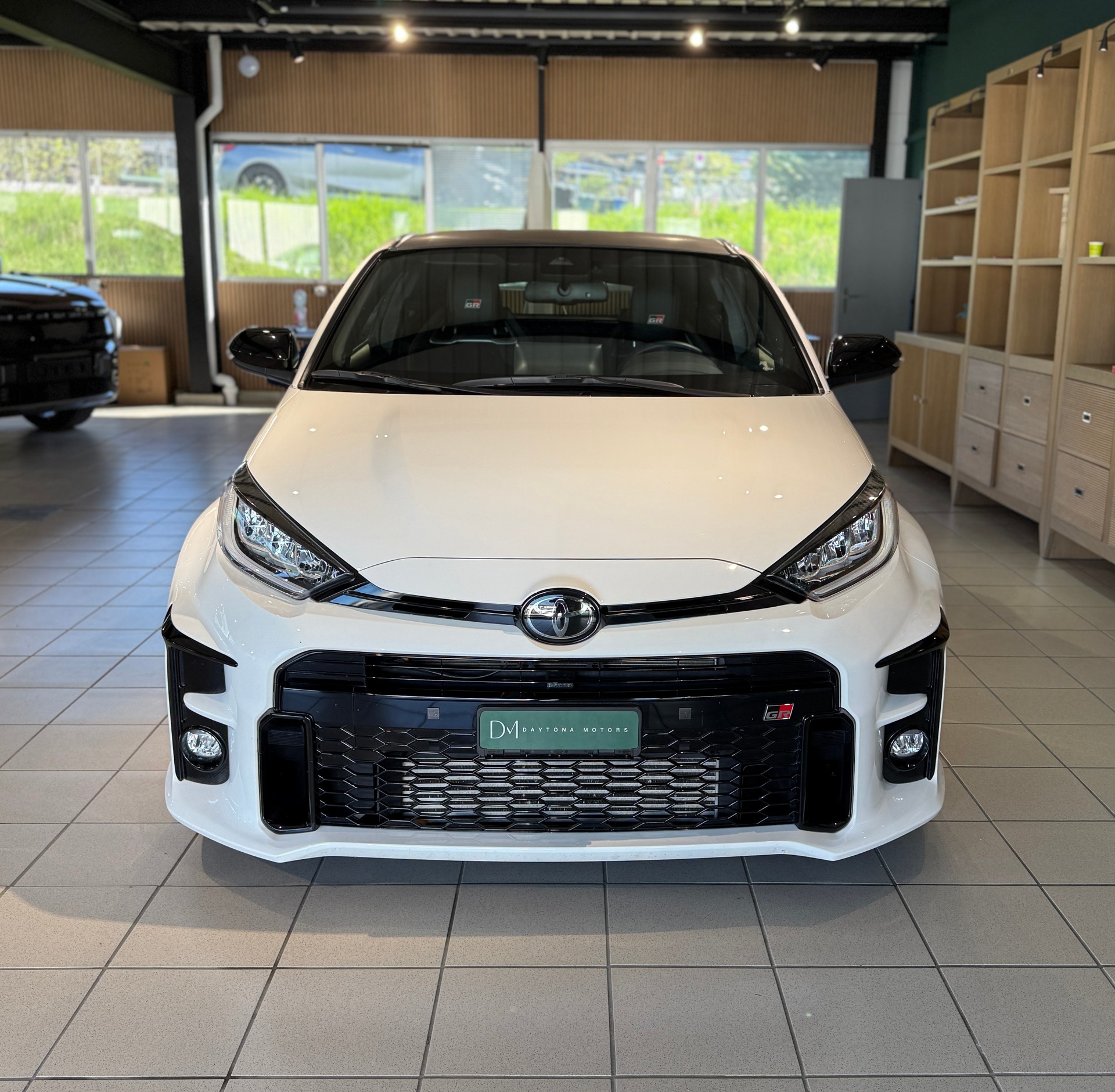 TOYOTA Yaris 1.6 GR Sport-image-1