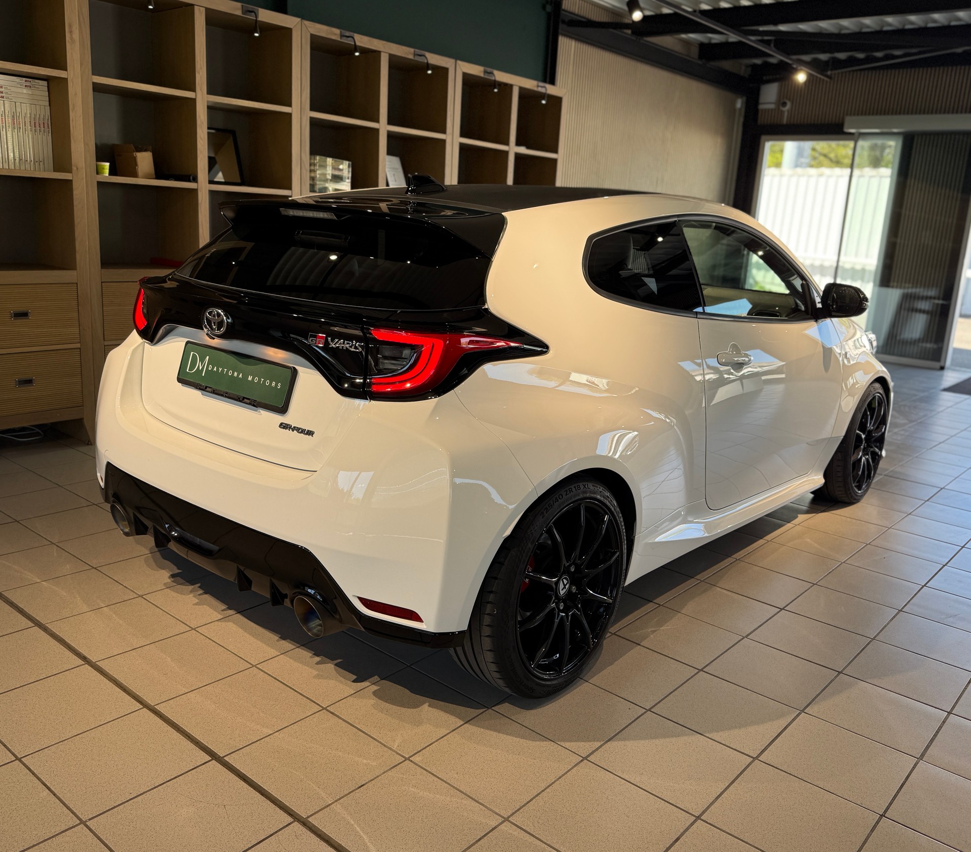 TOYOTA Yaris 1.6 GR Sport-image-4