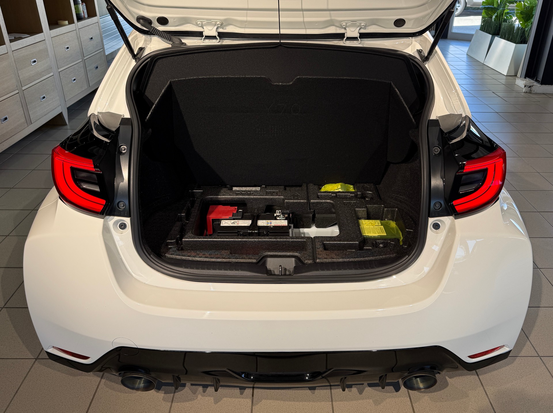 TOYOTA Yaris 1.6 GR Sport-image-17