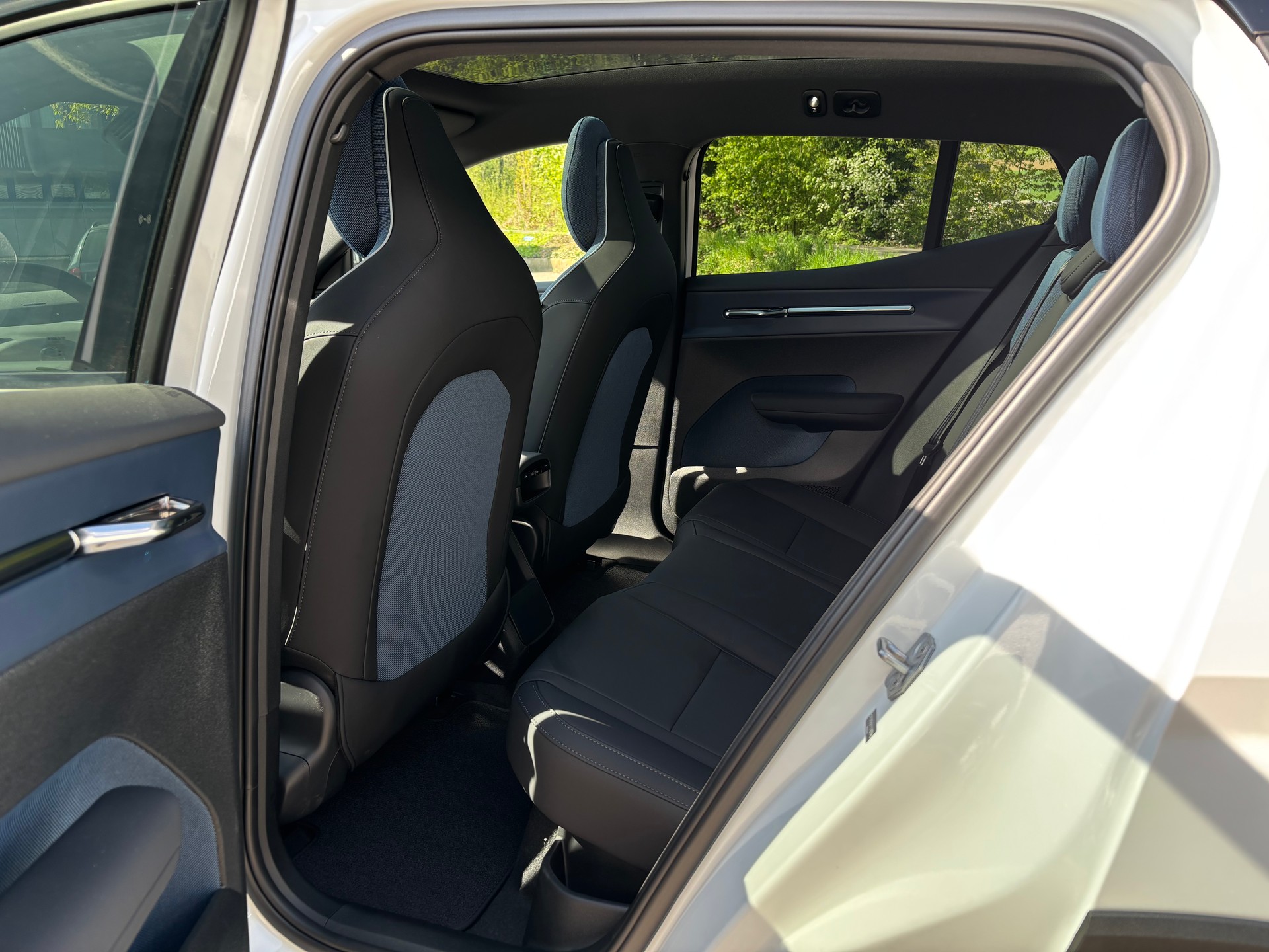 VOLVO EX30 CC E60 Twin Performance AWD-image-11