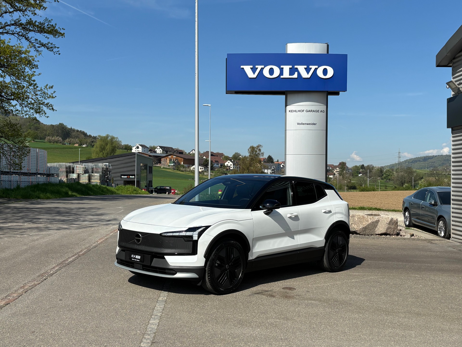 VOLVO EX30 CC E60 Twin Performance AWD-image-0