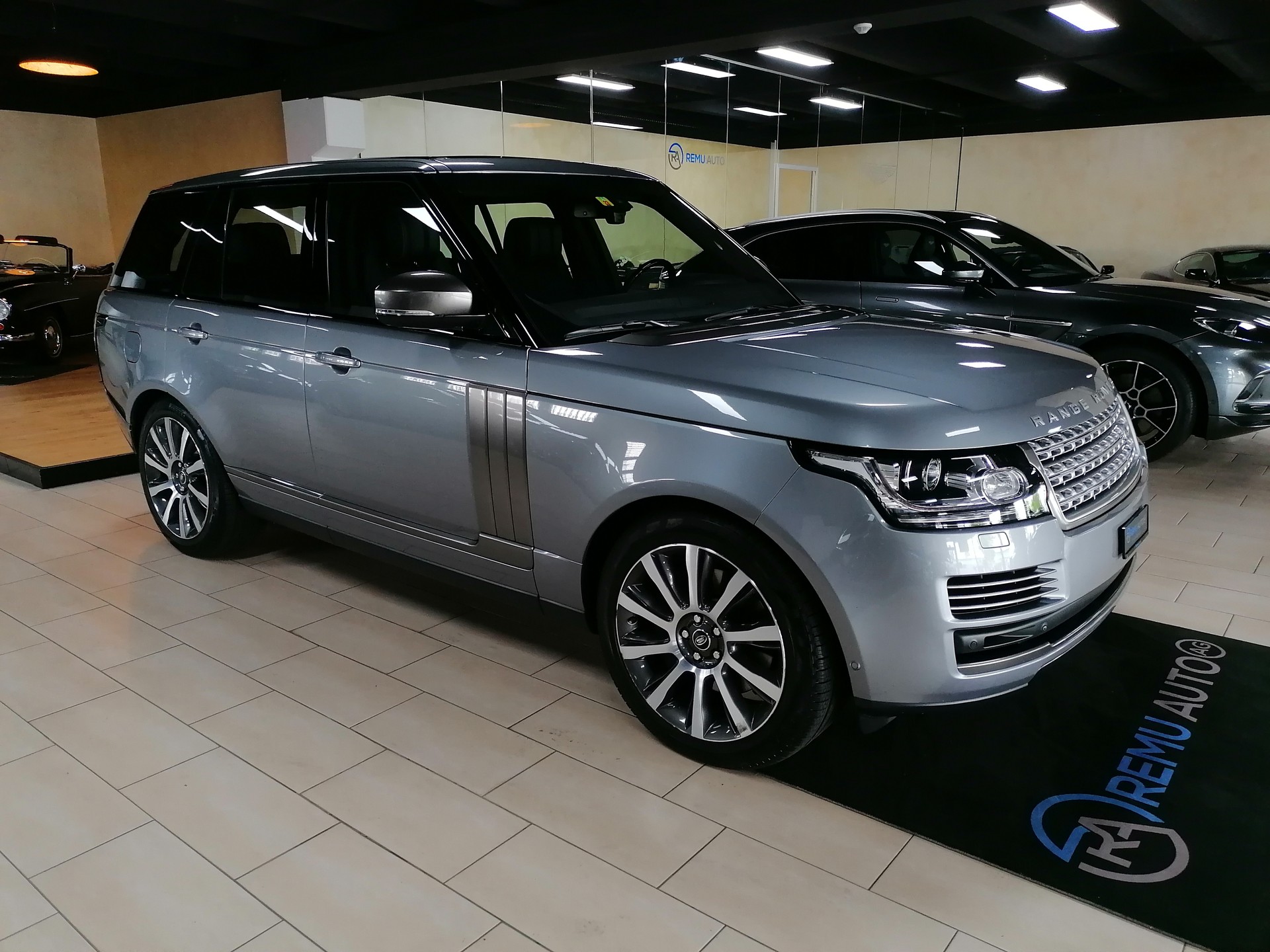 LAND ROVER Range Rover 4.4 SDV8 Autobiography Automatic-image-0