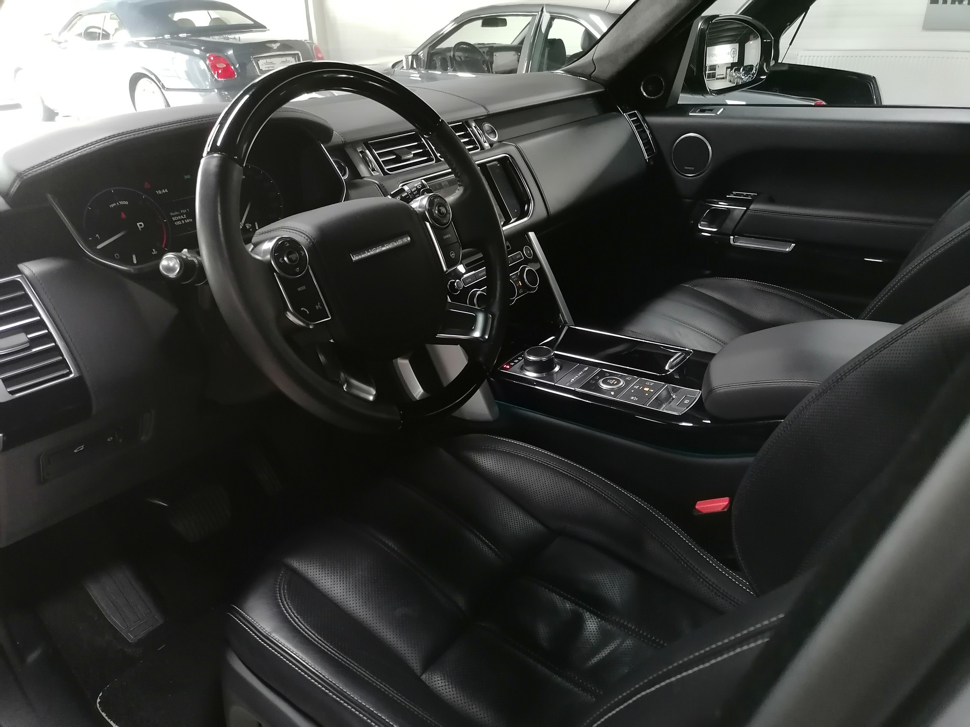 LAND ROVER Range Rover 4.4 SDV8 Autobiography Automatic-image-10