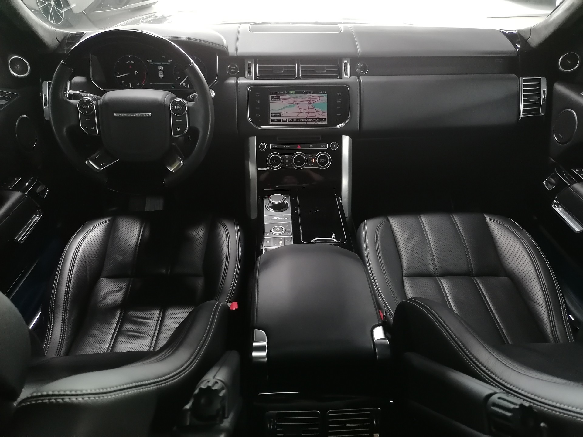 LAND ROVER Range Rover 4.4 SDV8 Autobiography Automatic-image-12