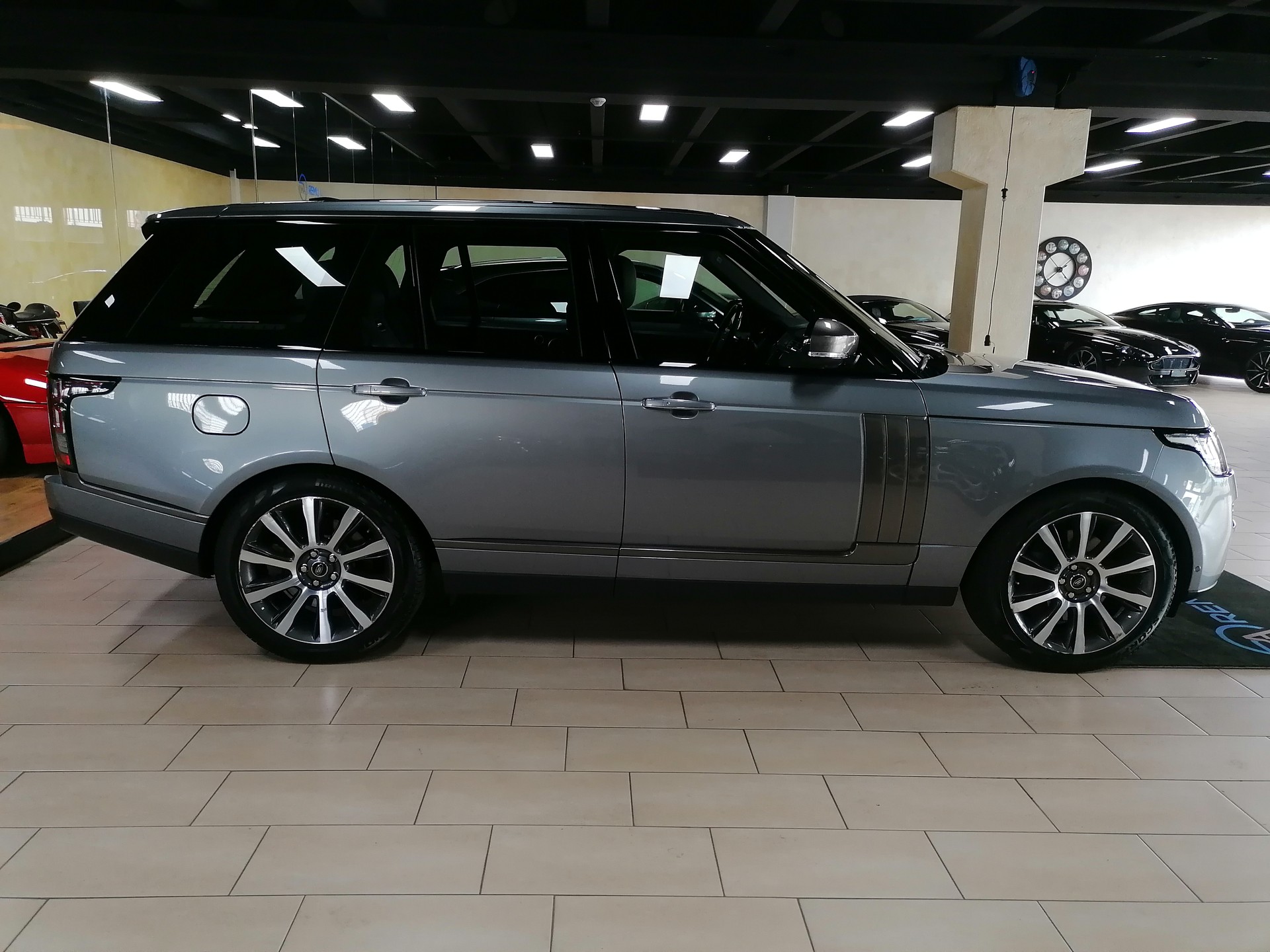 LAND ROVER Range Rover 4.4 SDV8 Autobiography Automatic-image-7