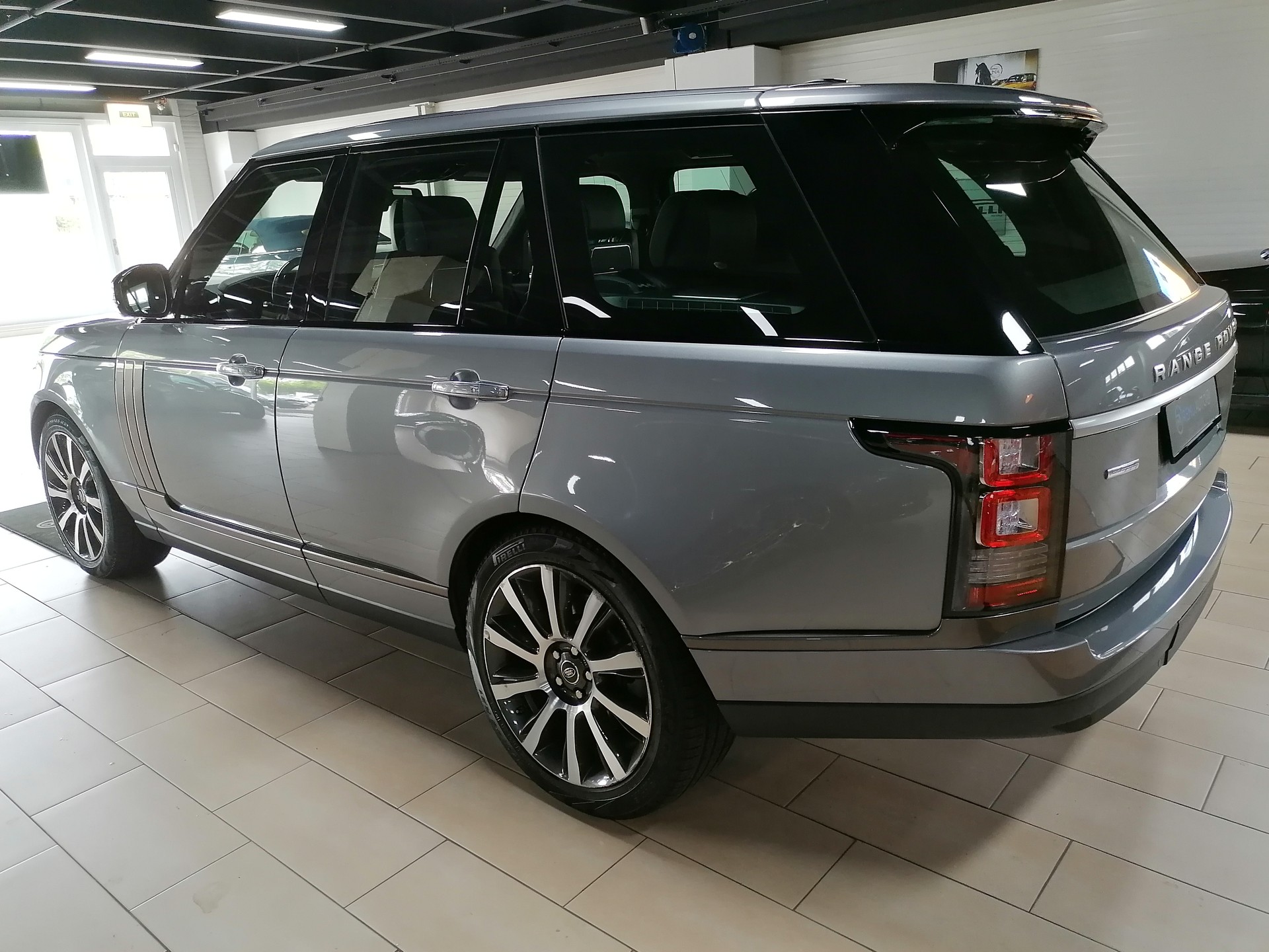 LAND ROVER Range Rover 4.4 SDV8 Autobiography Automatic-image-4