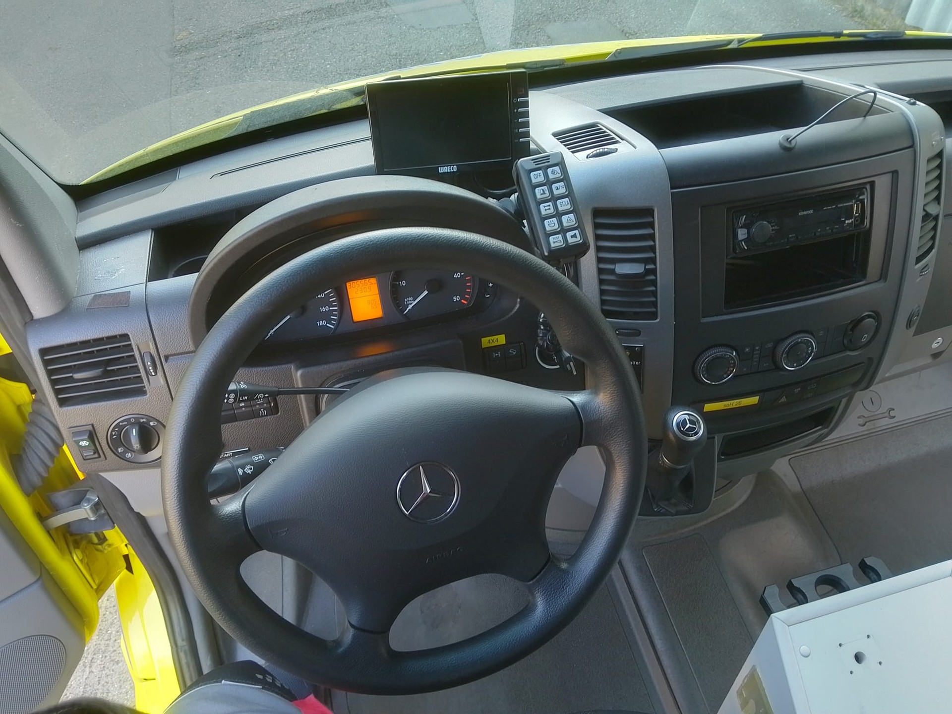 MERCEDES-BENZ 519 BT 4x4-image-7