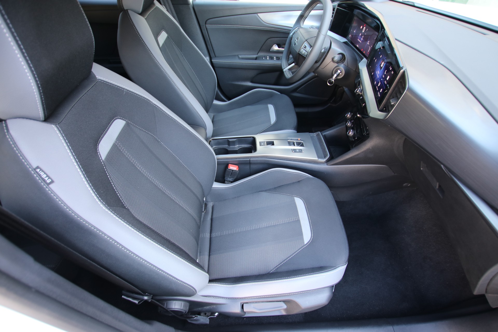 OPEL Mokka 1.2 Direct Injection Turbo GS Aut.-image-12