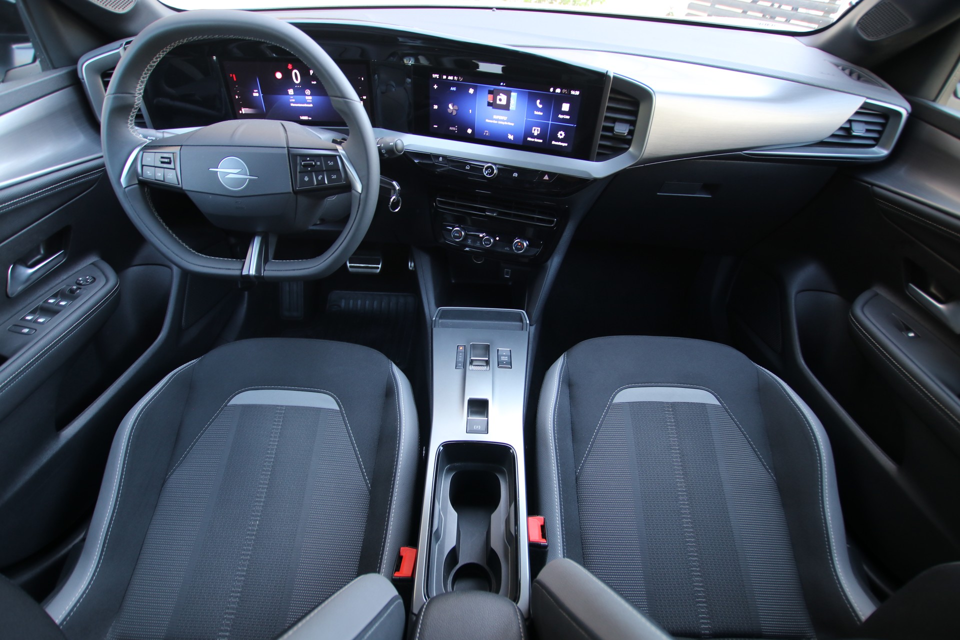 OPEL Mokka 1.2 Direct Injection Turbo GS Aut.-image-9