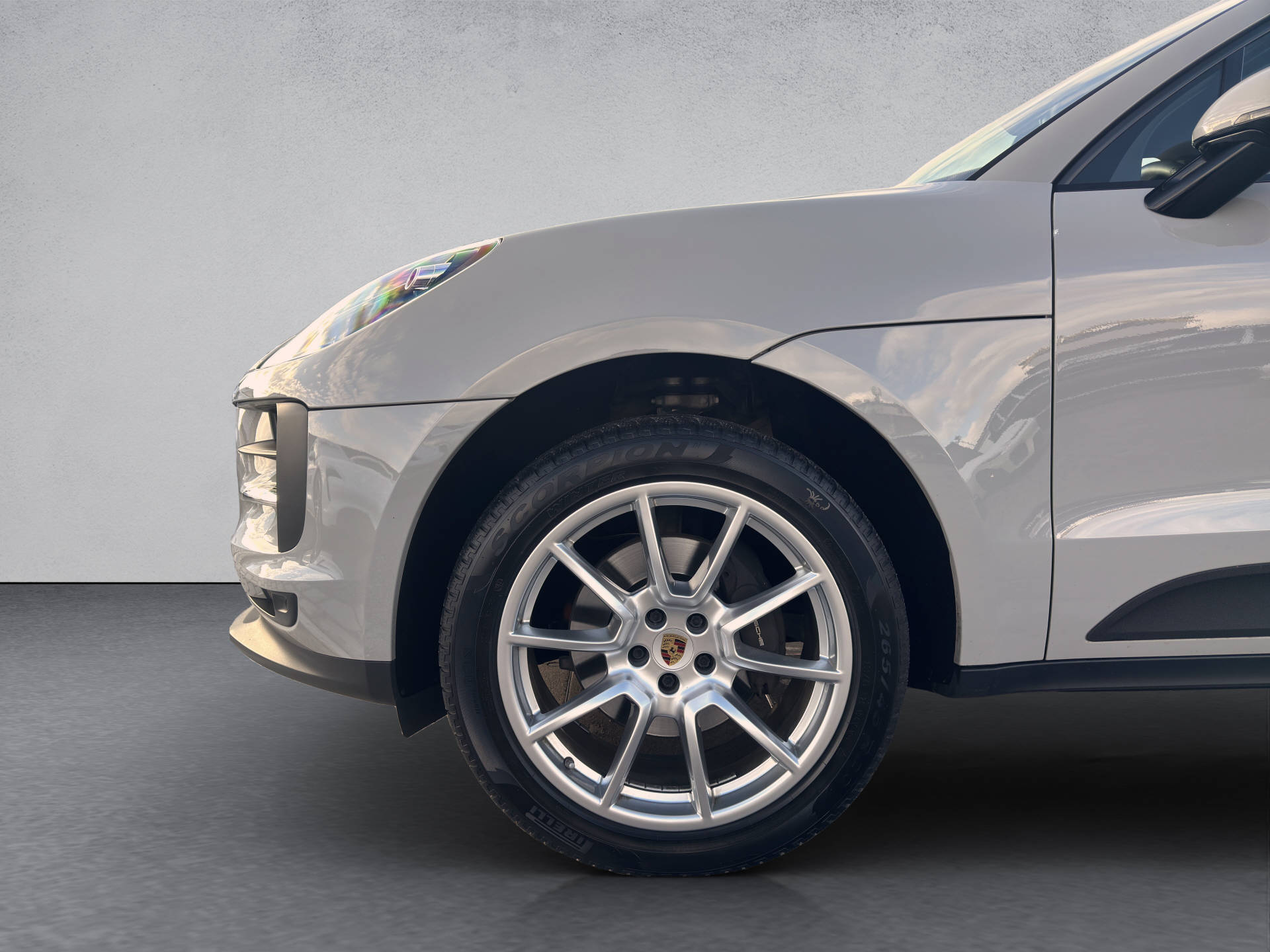PORSCHE Macan-image-14