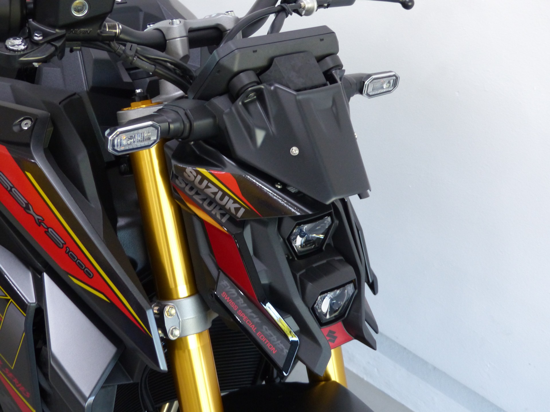 SUZUKI GSX-S 1000 ABS Black EVO-image-6