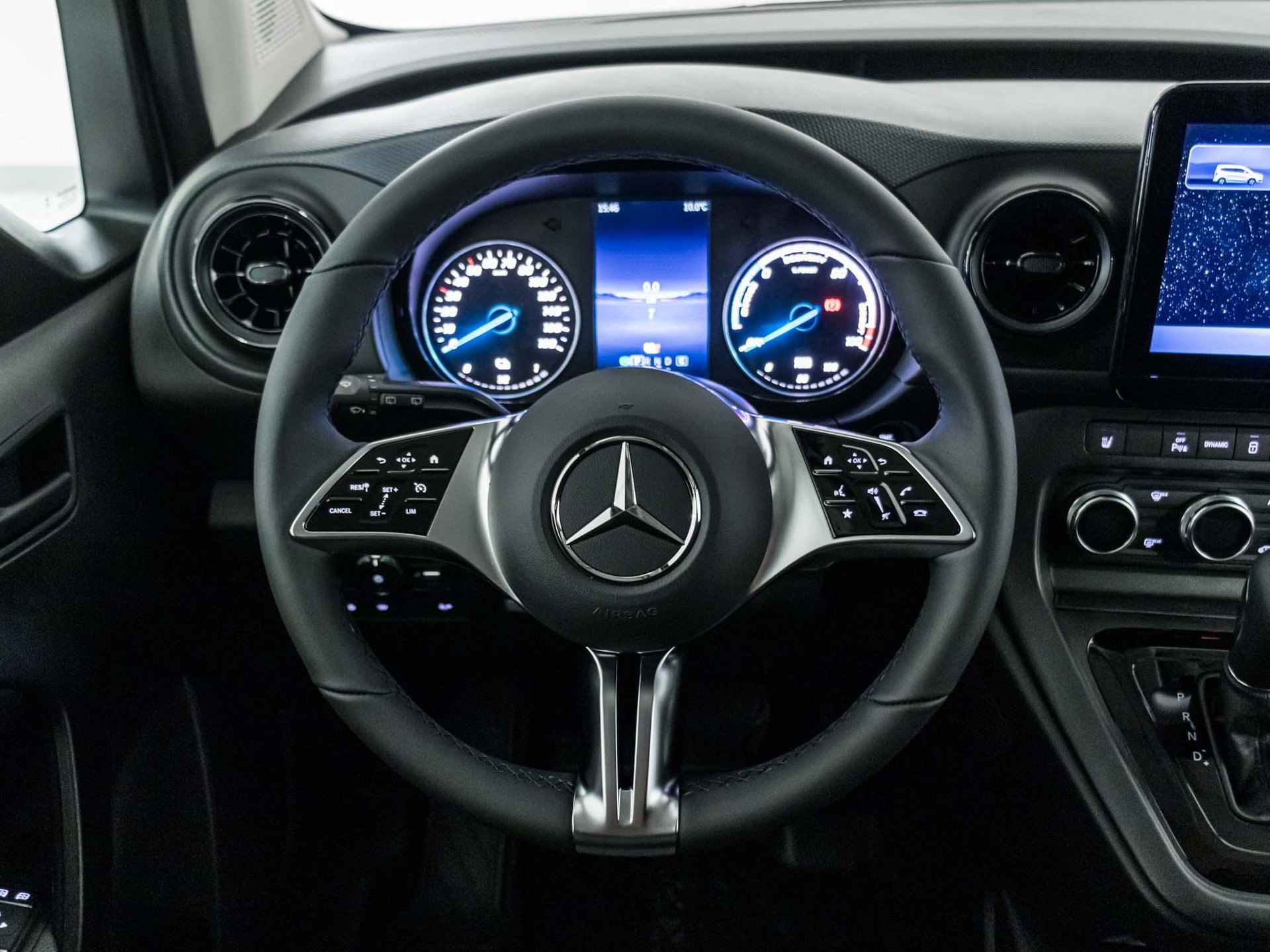 MERCEDES-BENZ eCitan Kasten BASE Standard-image-8