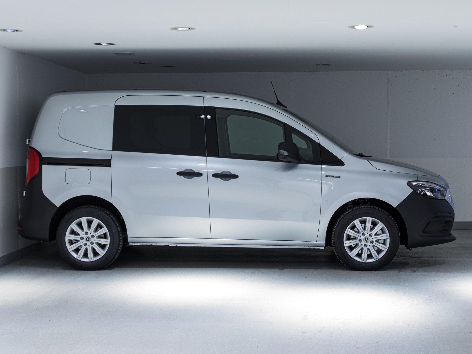MERCEDES-BENZ eCitan Kasten BASE Standard-image-1