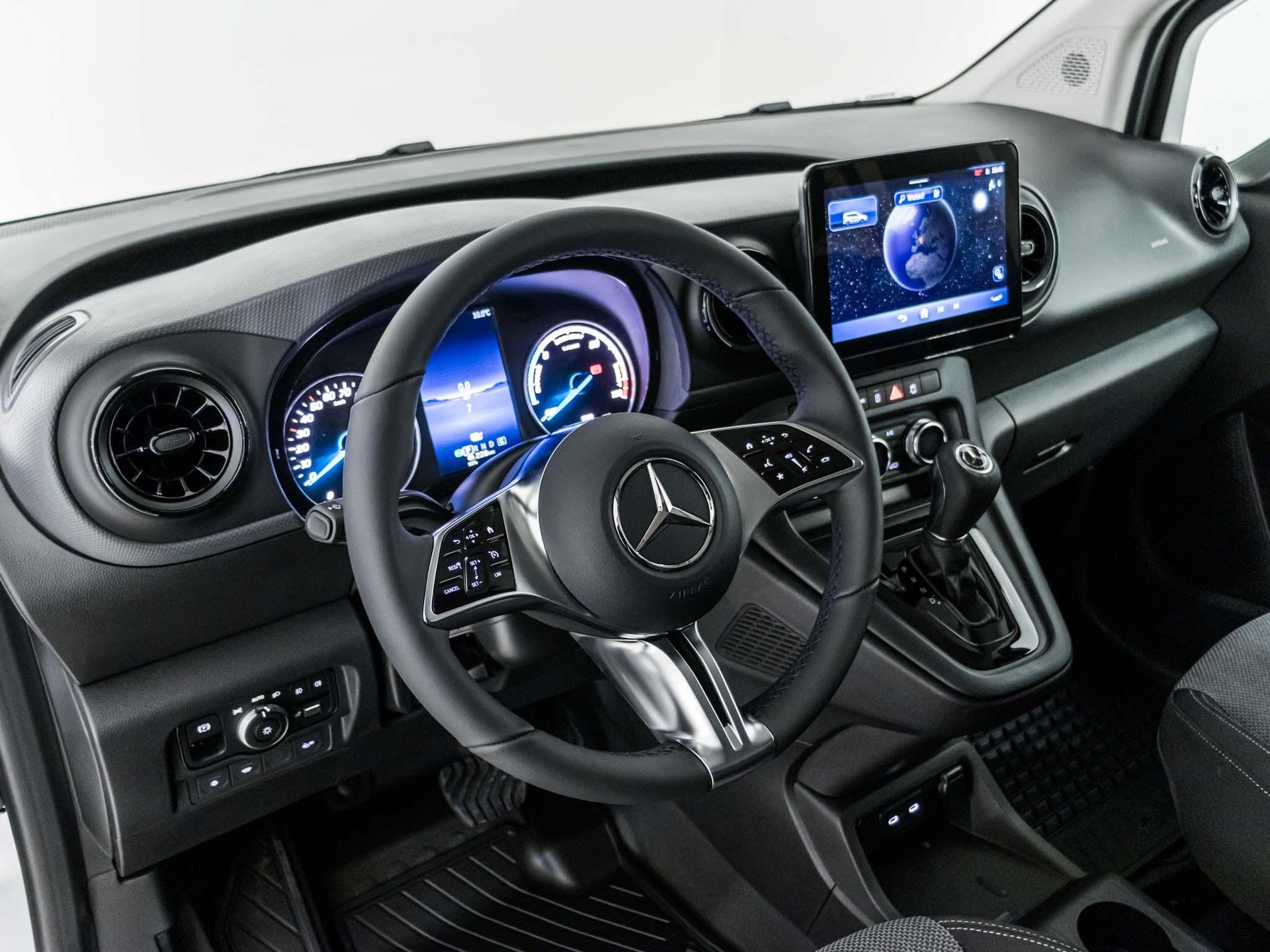MERCEDES-BENZ eCitan Kasten BASE Standard-image-7