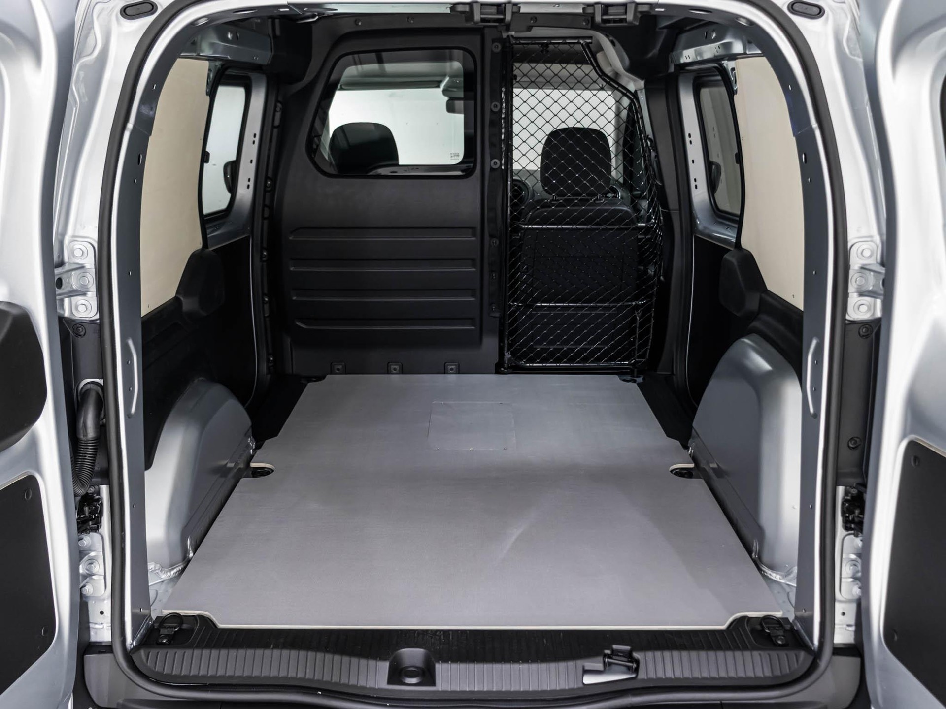 MERCEDES-BENZ eCitan Kasten BASE Standard-image-13