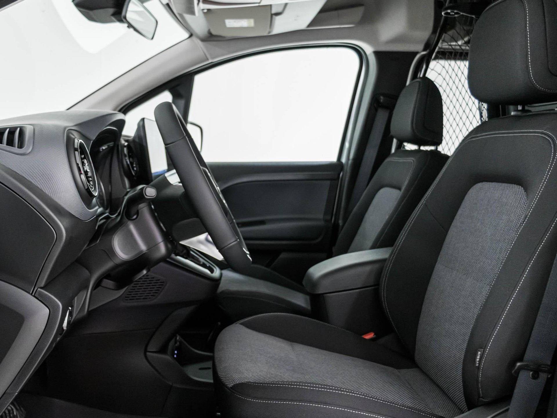 MERCEDES-BENZ eCitan Kasten BASE Standard-image-6