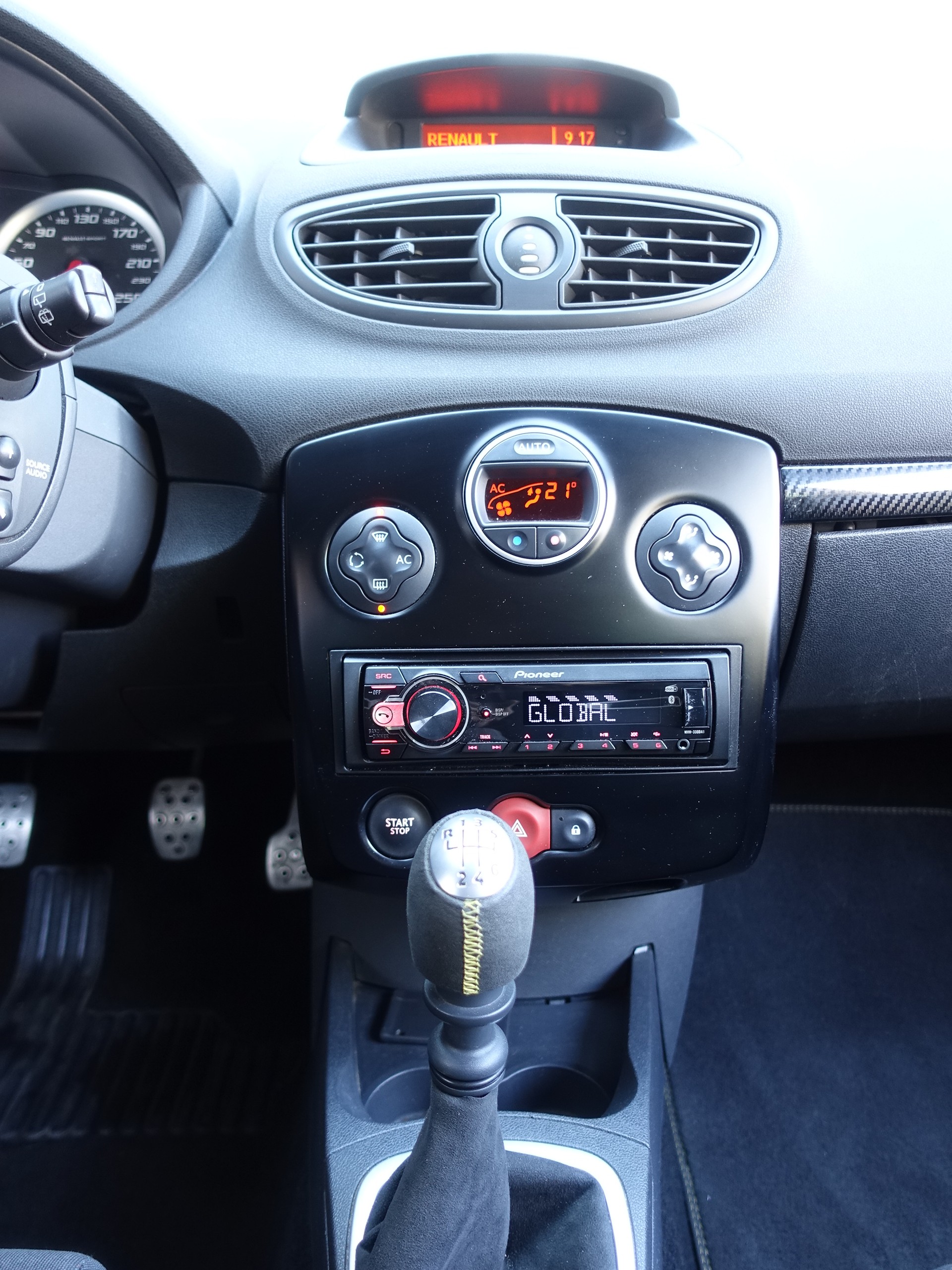 RENAULT Clio 2.0 16V Sport F1 Team-image-13