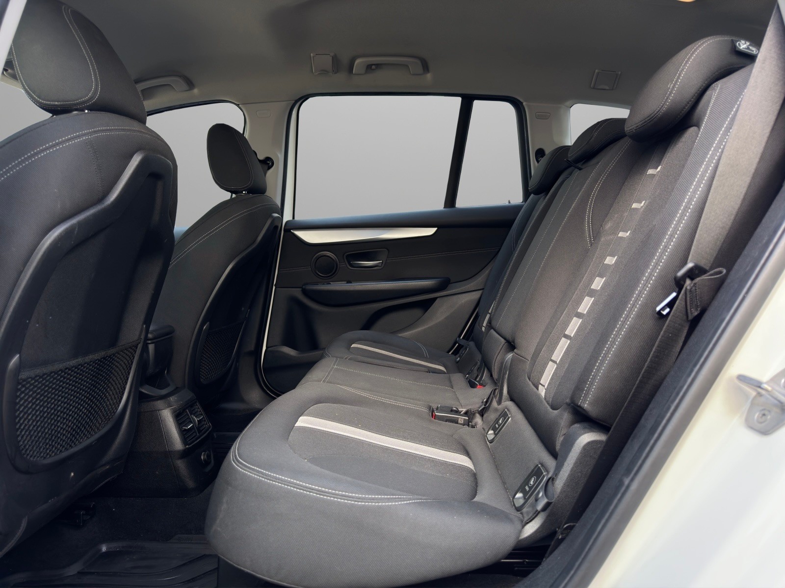 BMW 218d xDrive Gran Tourer Steptronic-image-10