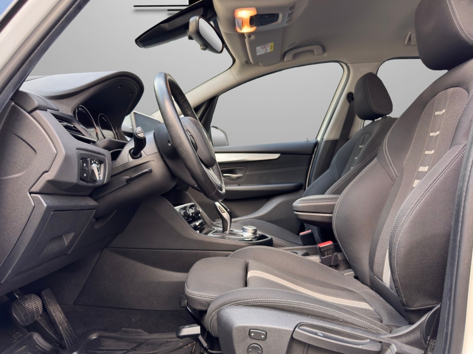 BMW 218d xDrive Gran Tourer Steptronic-image-7