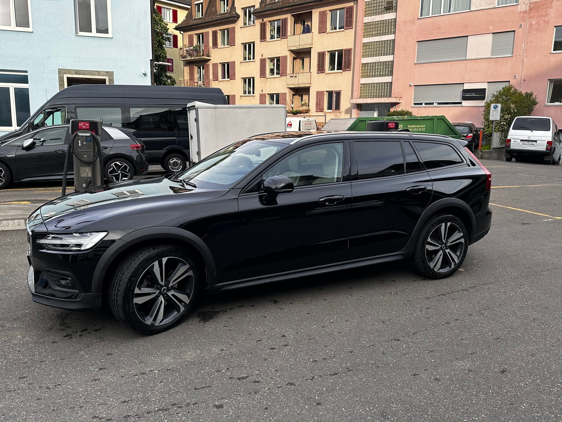 VOLVO Cross Country 2.0 B4 AWD-image-2