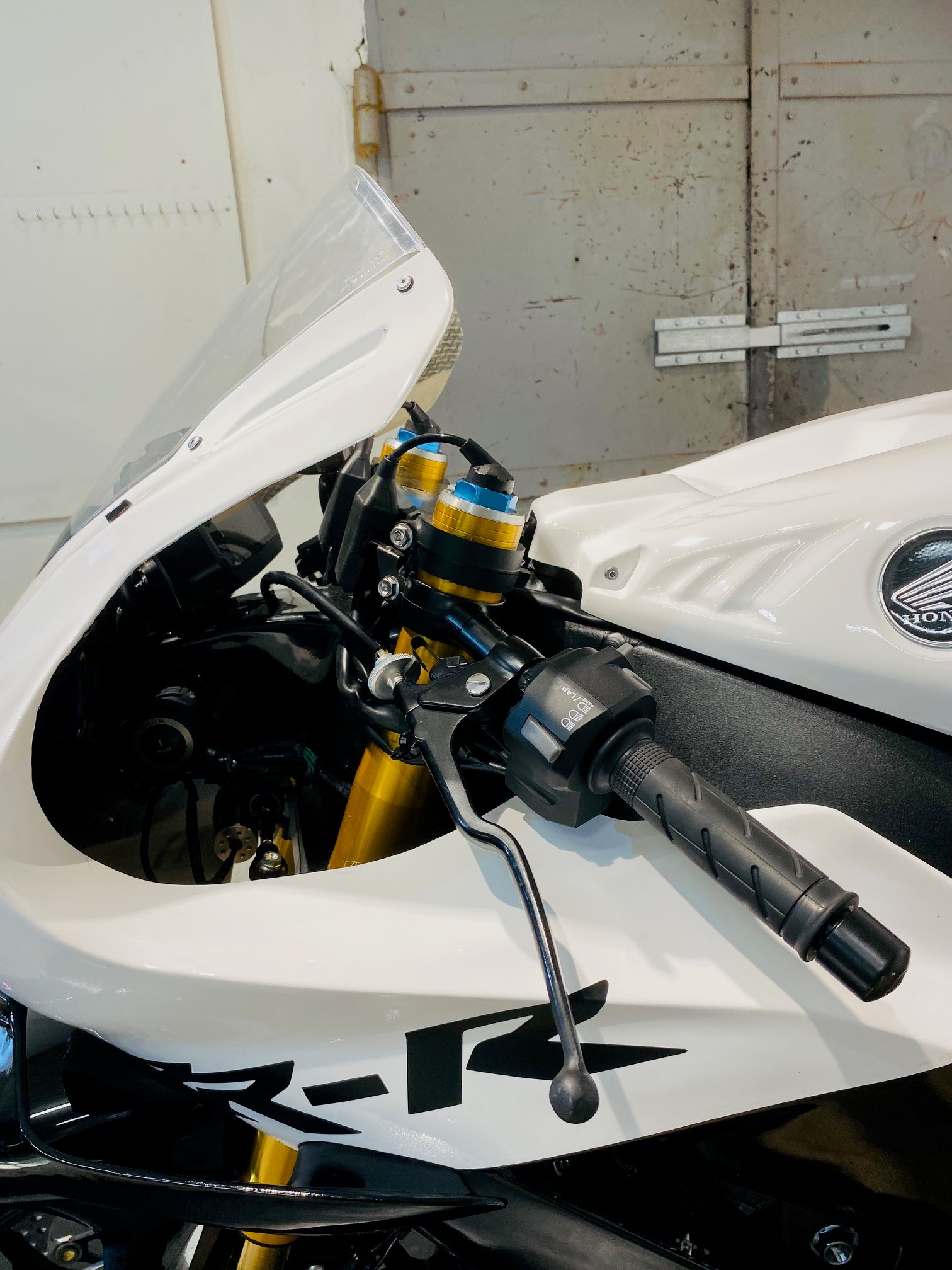 HONDA CBR 1000 RR-R SP-image-10