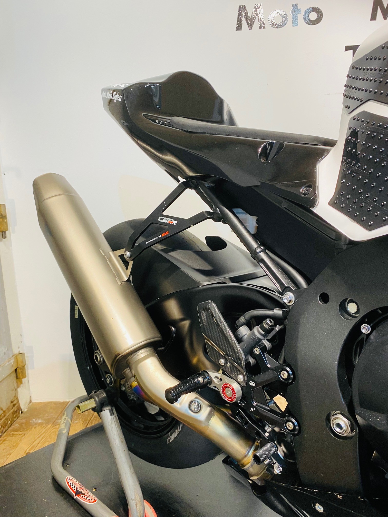 HONDA CBR 1000 RR-R SP-image-11