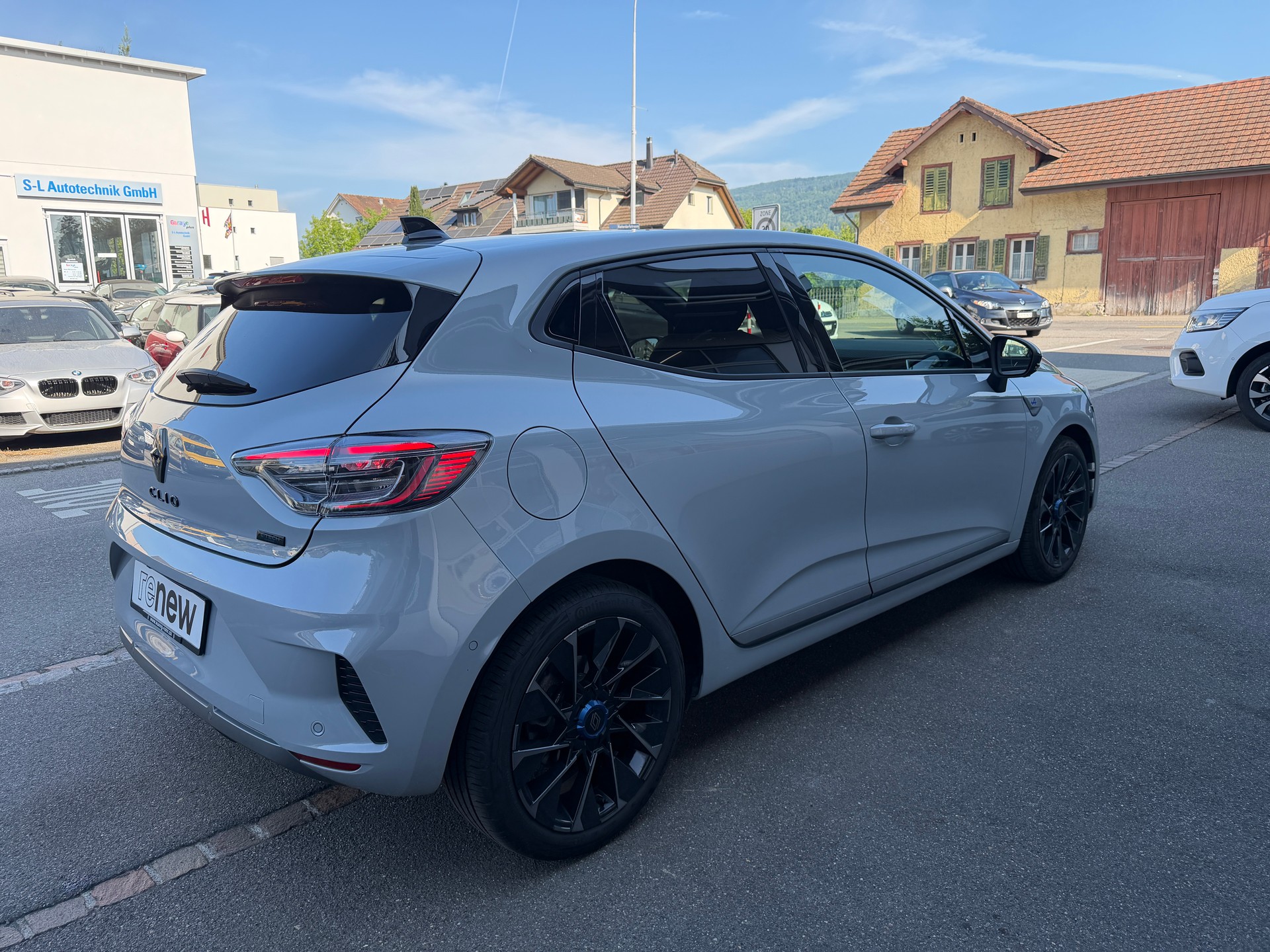 RENAULT Clio 1.6 E-Tech esprit Alpine-showroom-element-3