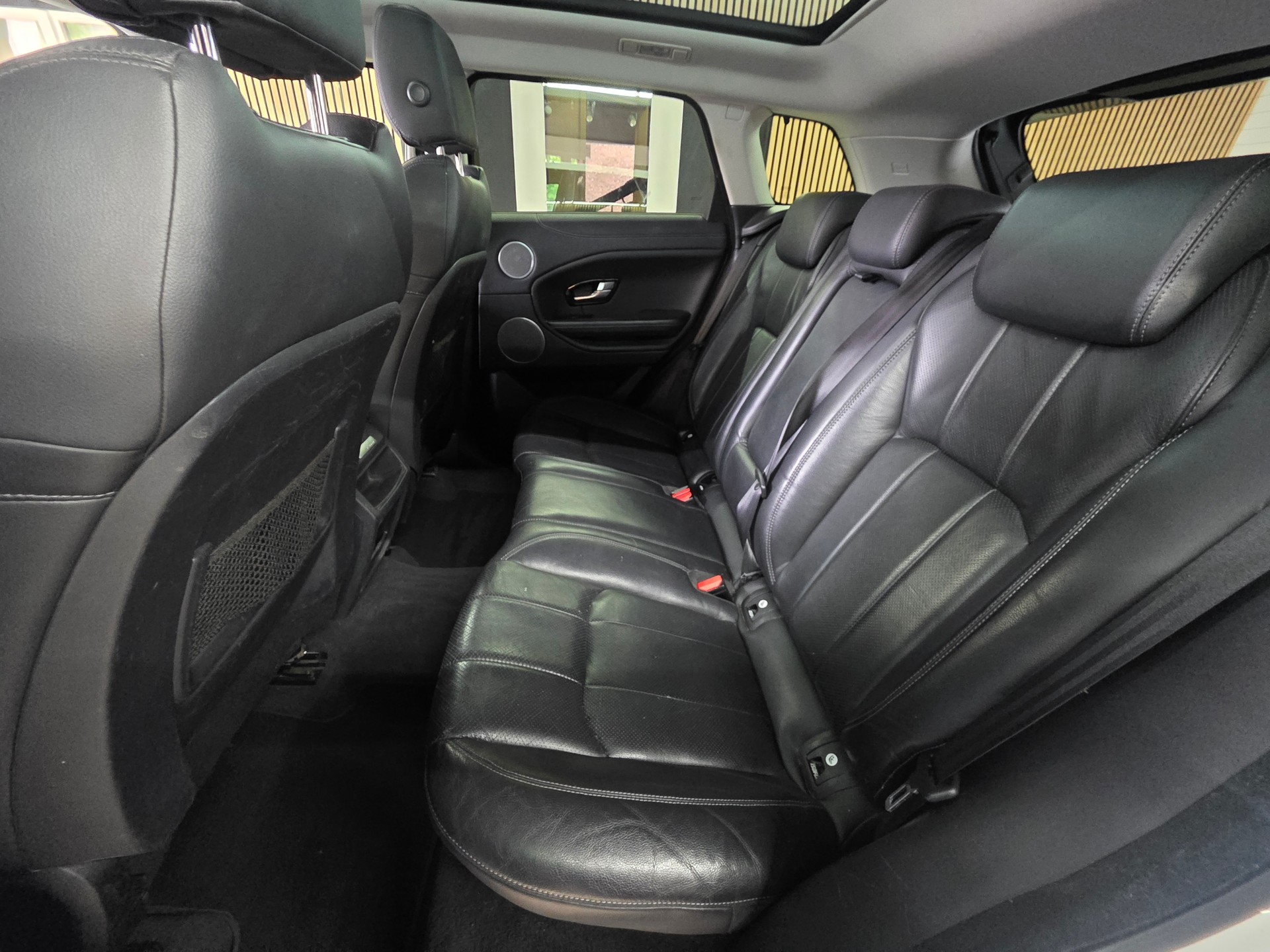 LAND ROVER Range Rover Evoque 2.0 TD4 HSE Dynamic AT9 Fuji White-image-14