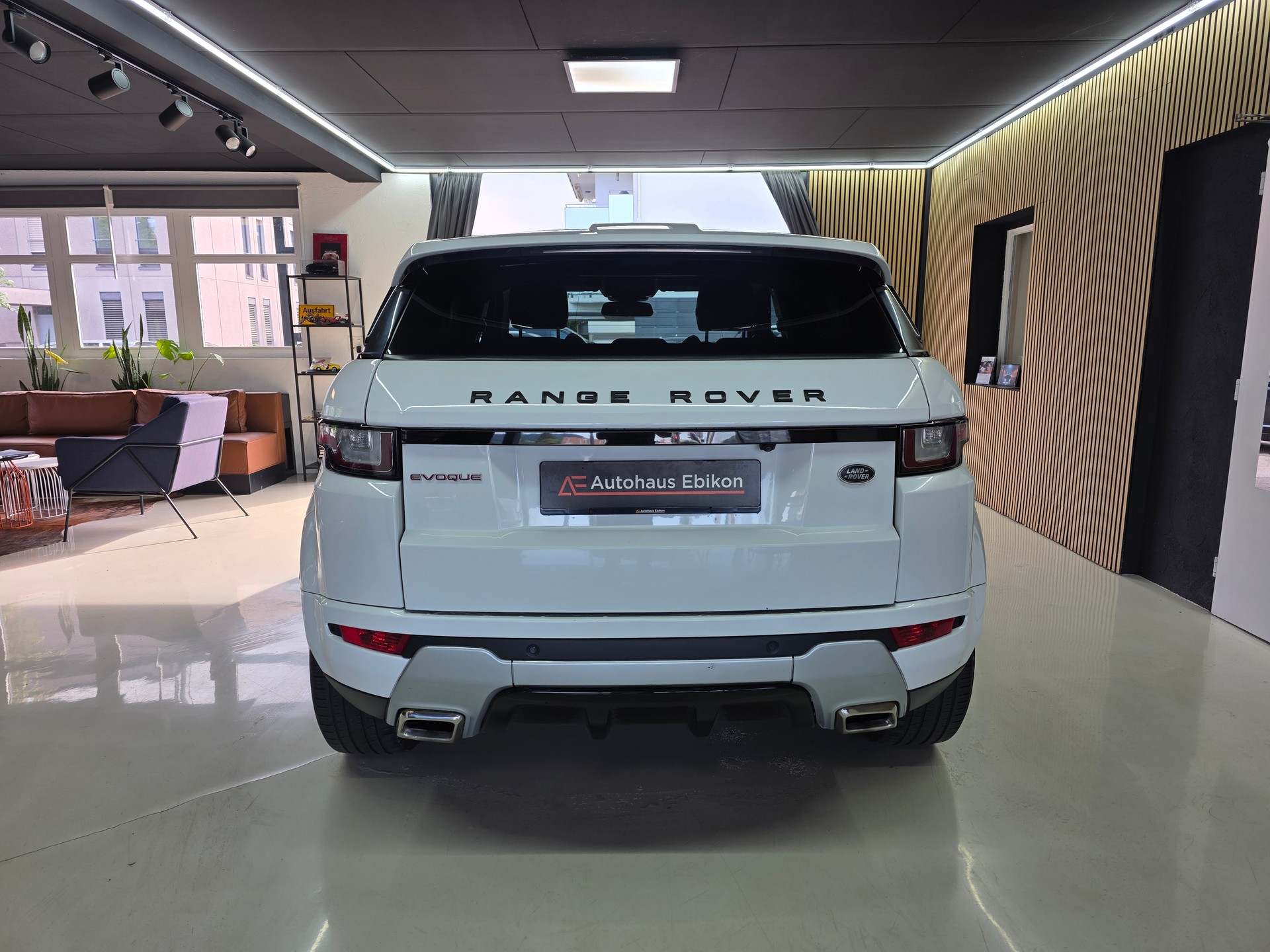 LAND ROVER Range Rover Evoque 2.0 TD4 HSE Dynamic AT9 Fuji White-image-5
