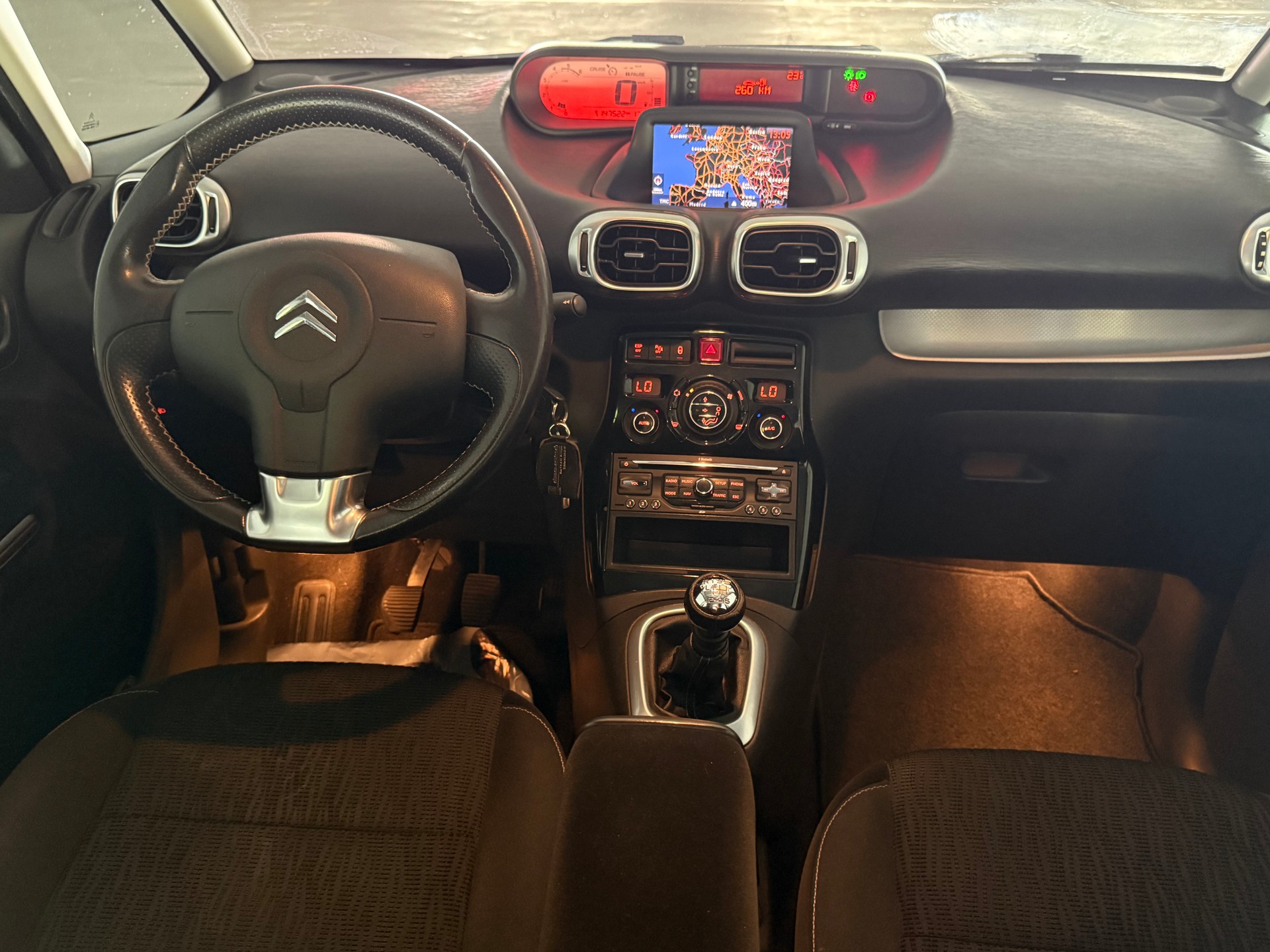 CITROEN C3 Picasso 1.6 HDi Exclusive-image-6