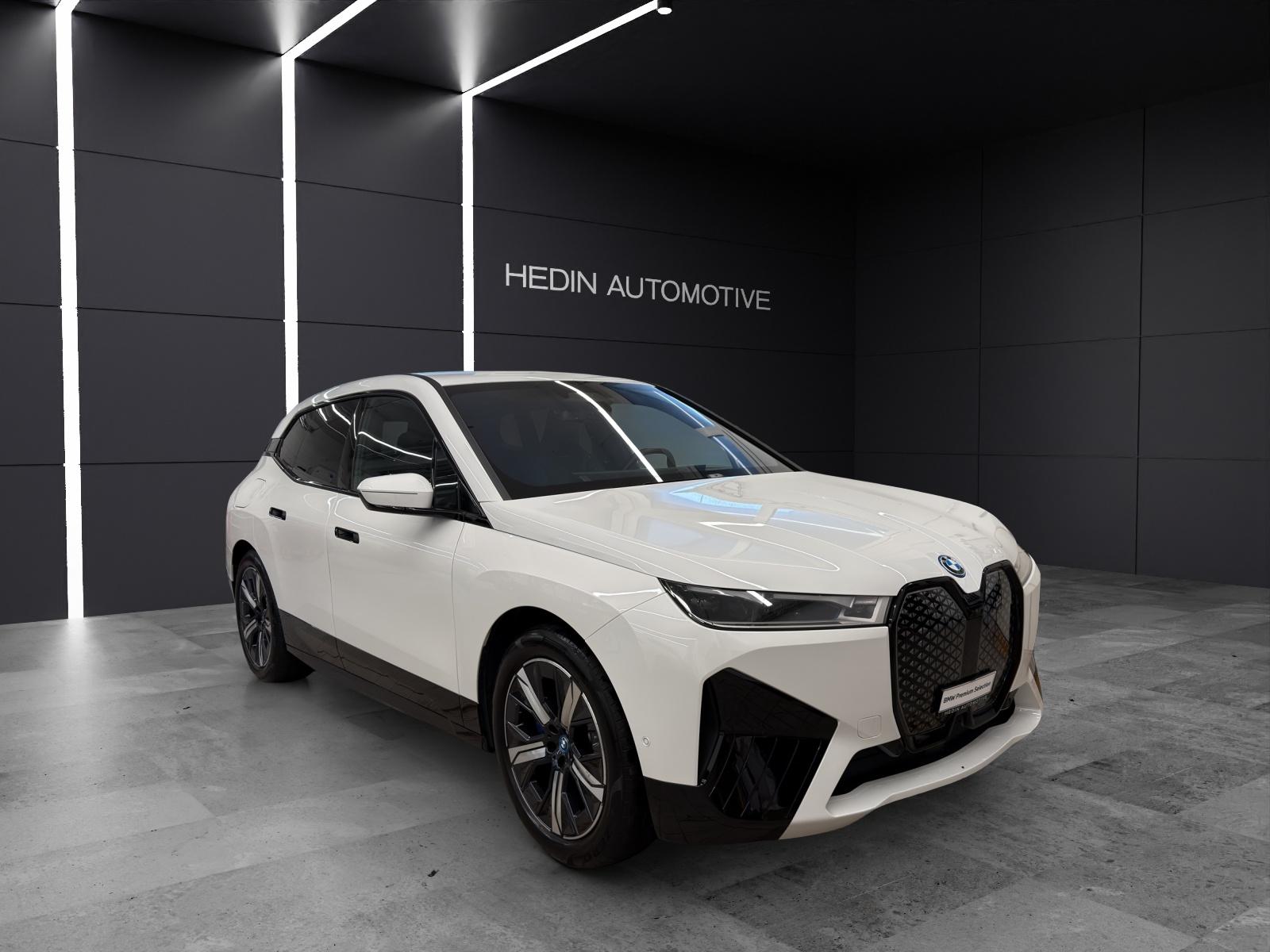 BMW iX xDrive40-image-17