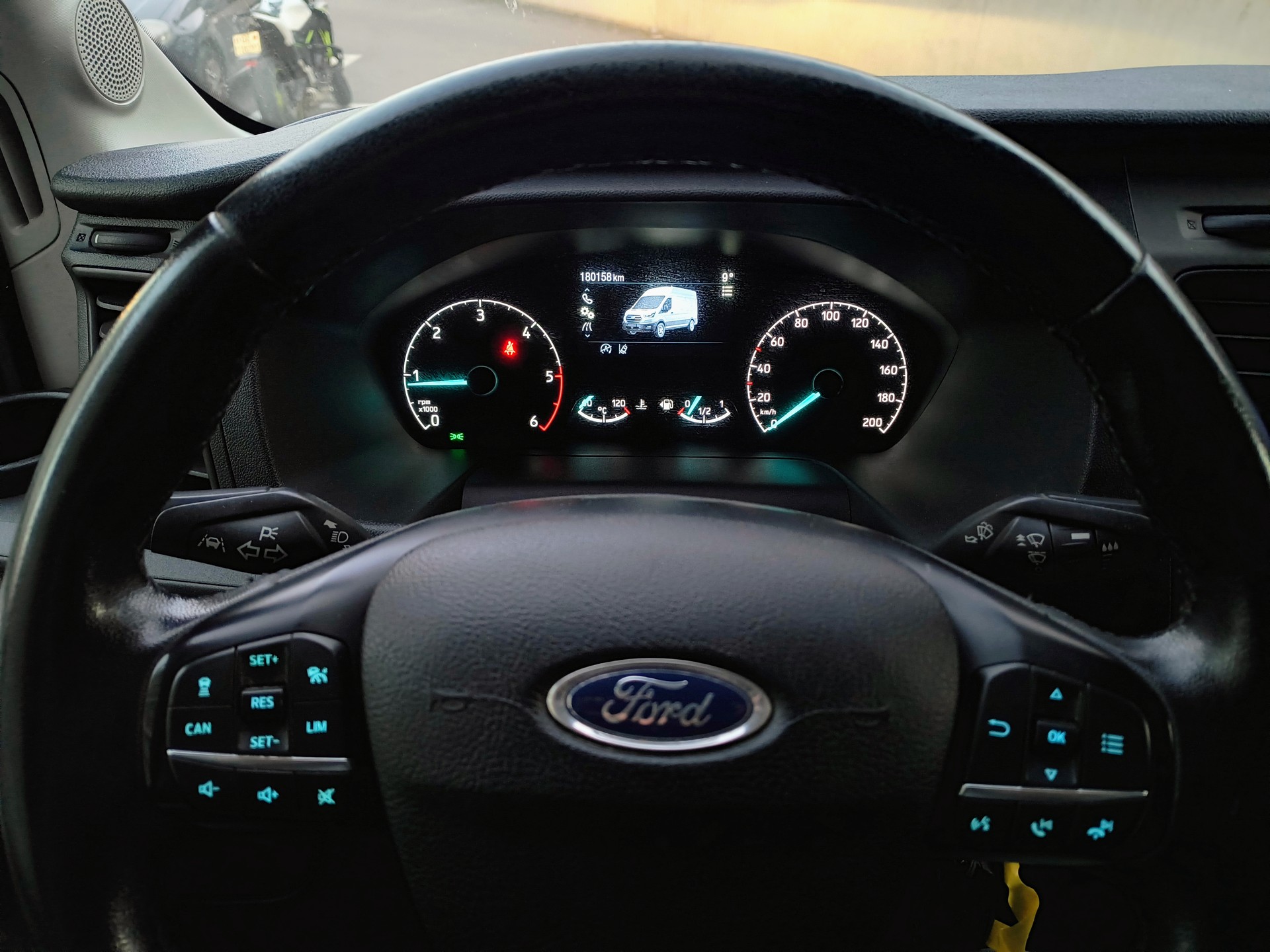 FORD Transit Van 350 L4 Trend 2.0 TDCi 130 HEV RWD-image-7
