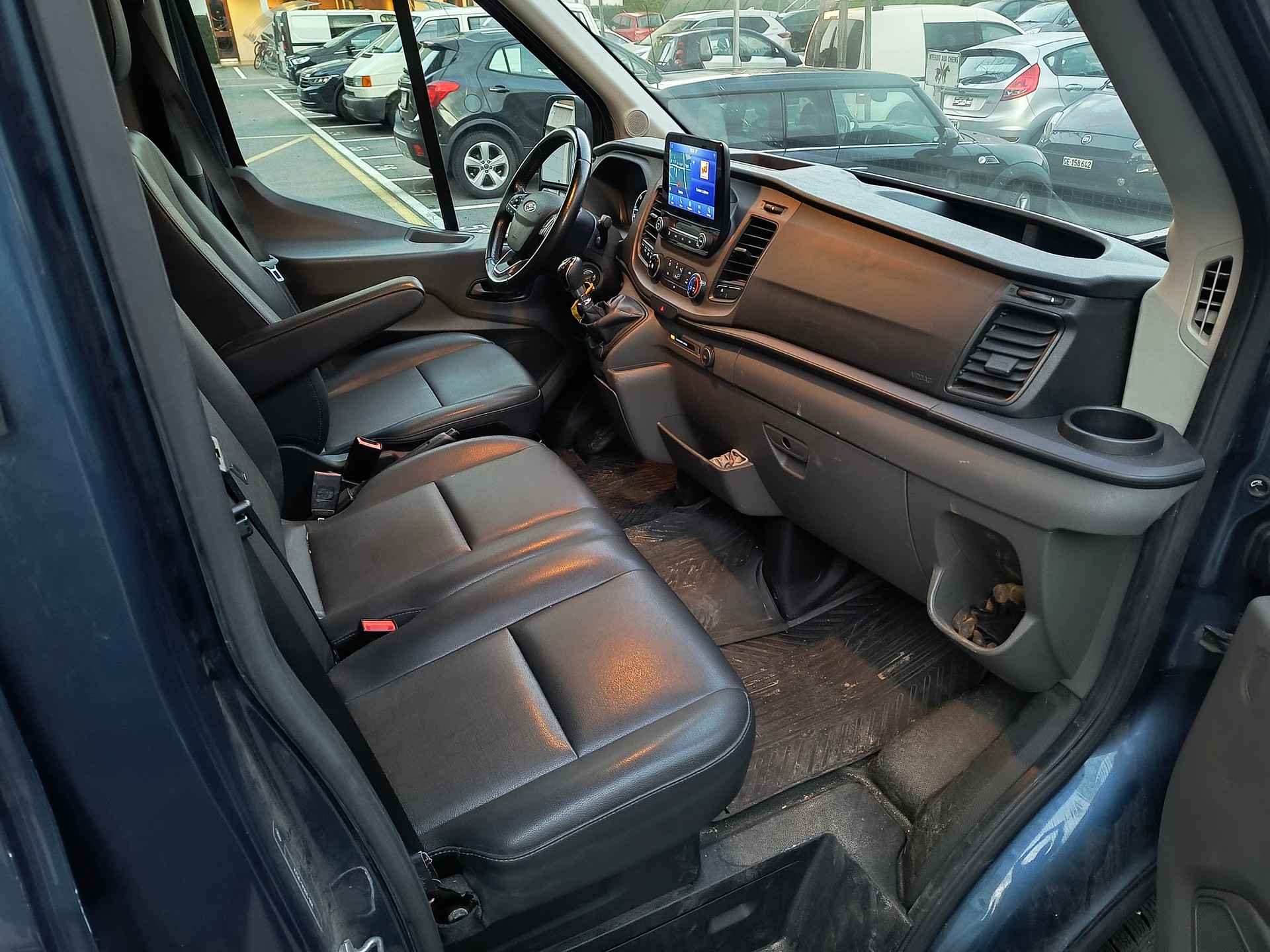 FORD Transit Van 350 L4 Trend 2.0 TDCi 130 HEV RWD-image-6