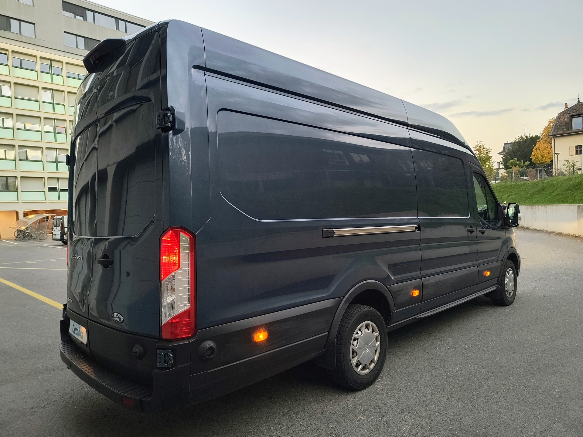 FORD Transit Van 350 L4 Trend 2.0 TDCi 130 HEV RWD-image-4