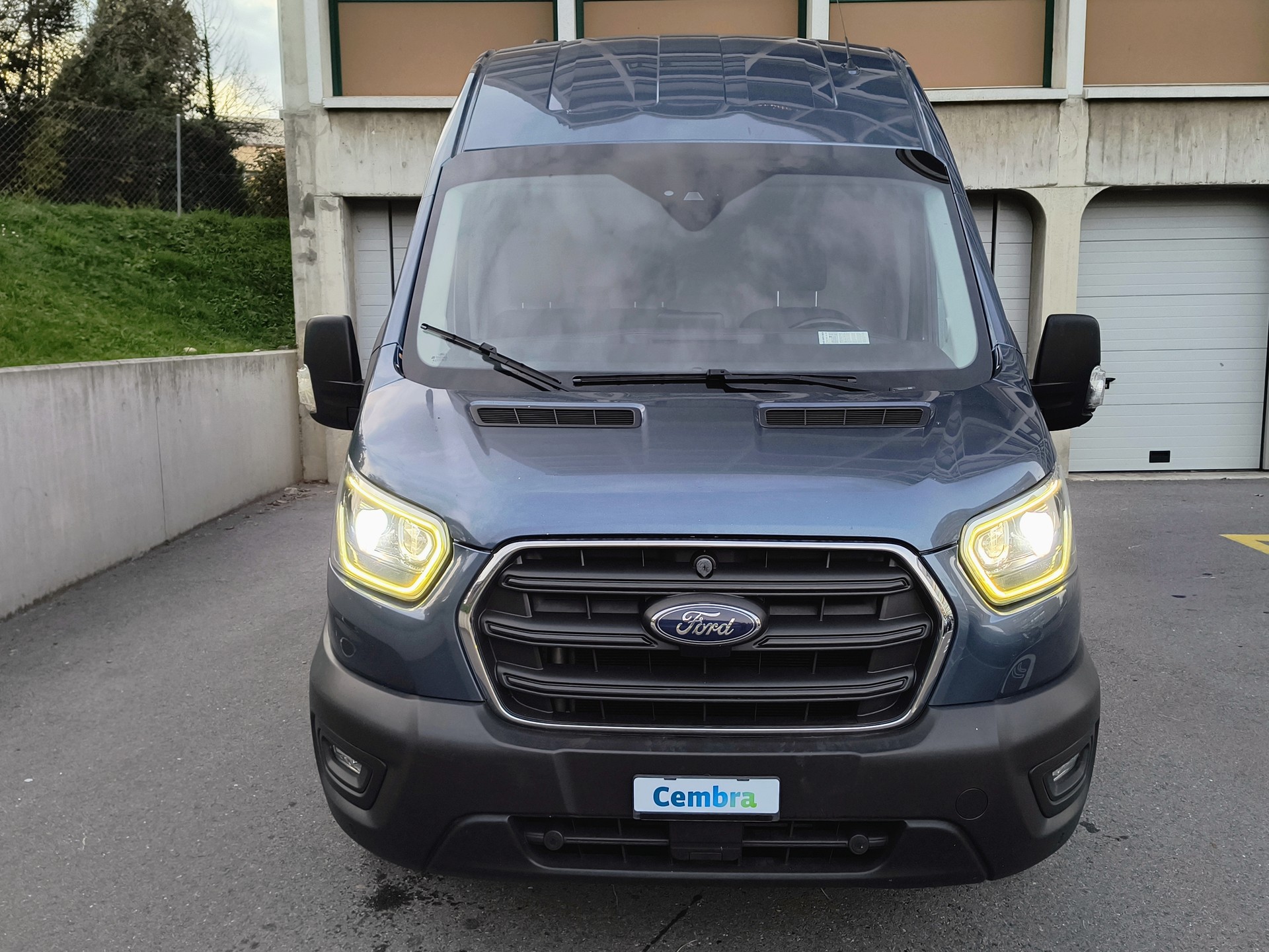 FORD Transit Van 350 L4 Trend 2.0 TDCi 130 HEV RWD-image-2