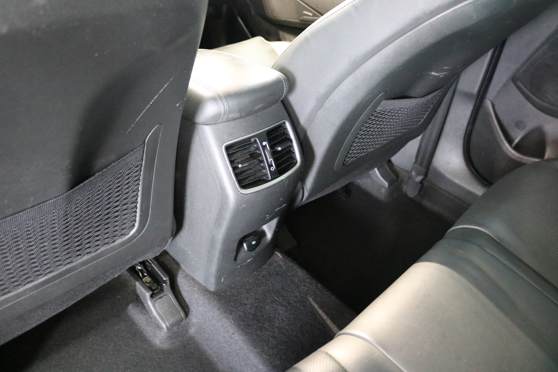 HYUNDAI Tucson 1.6 TGDI Vertex 4WD DCT-image-48