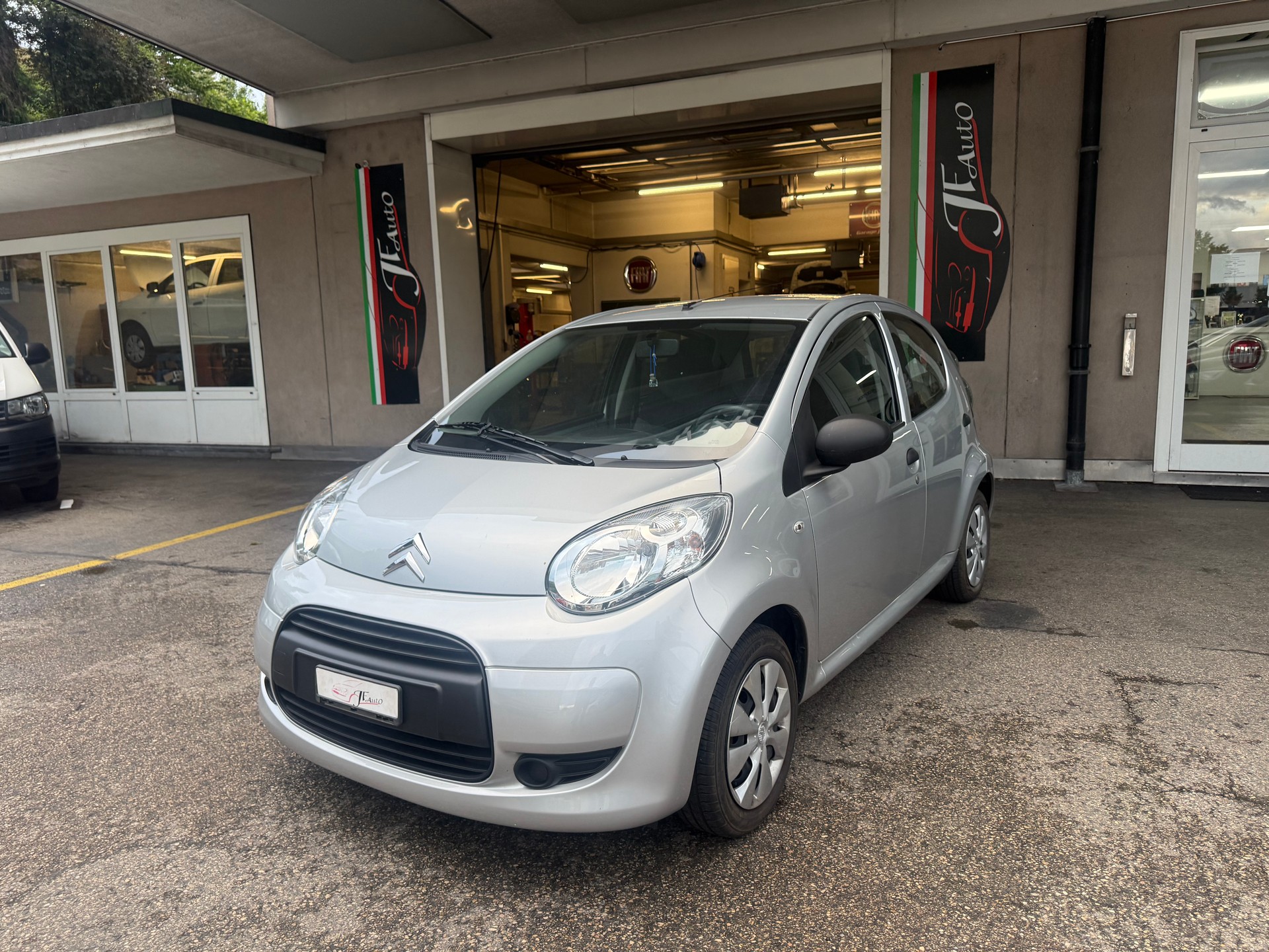 CITROEN C1 1.0i Chic-image-1
