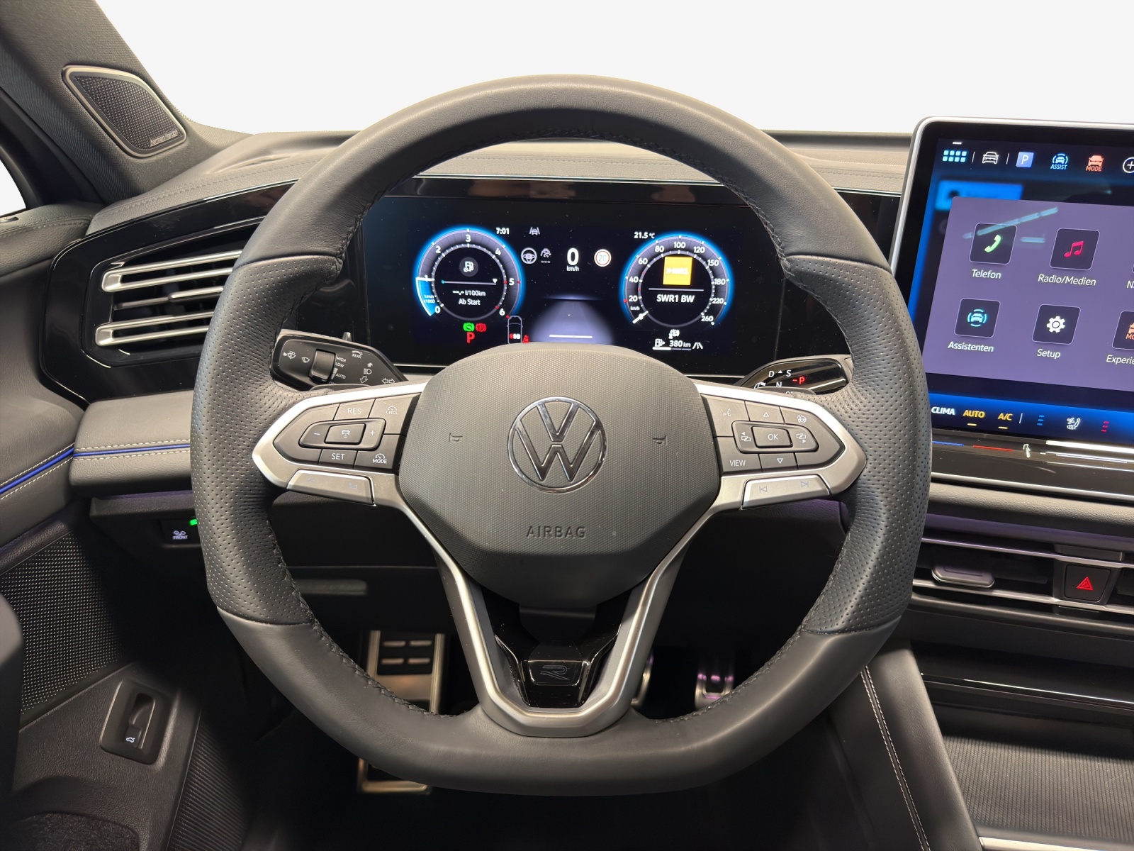 VW Tiguan 2.0 TDI SCR R-Line 4Motion DSG-image-9