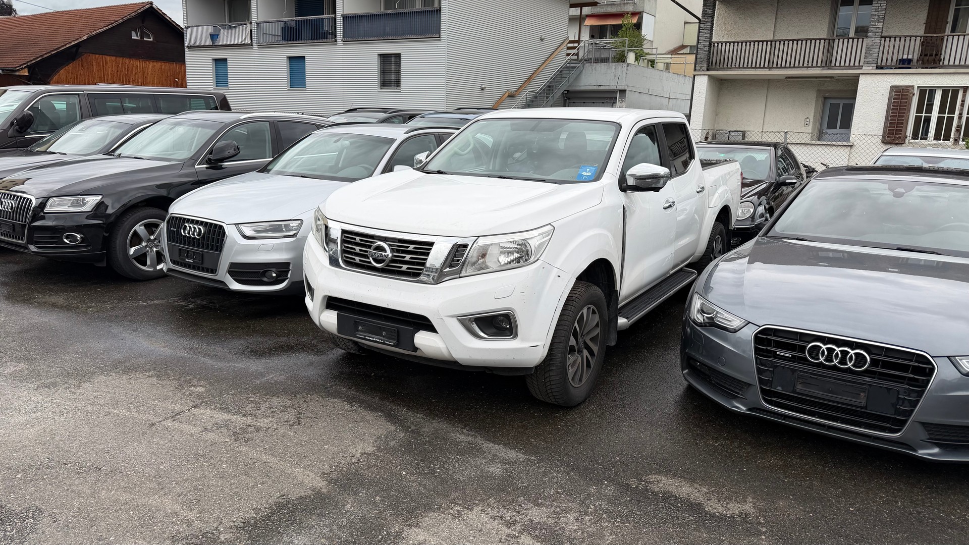 NISSAN Navara Double Cab N-Guard 2.3 dCi 4WD Automatic-image-1