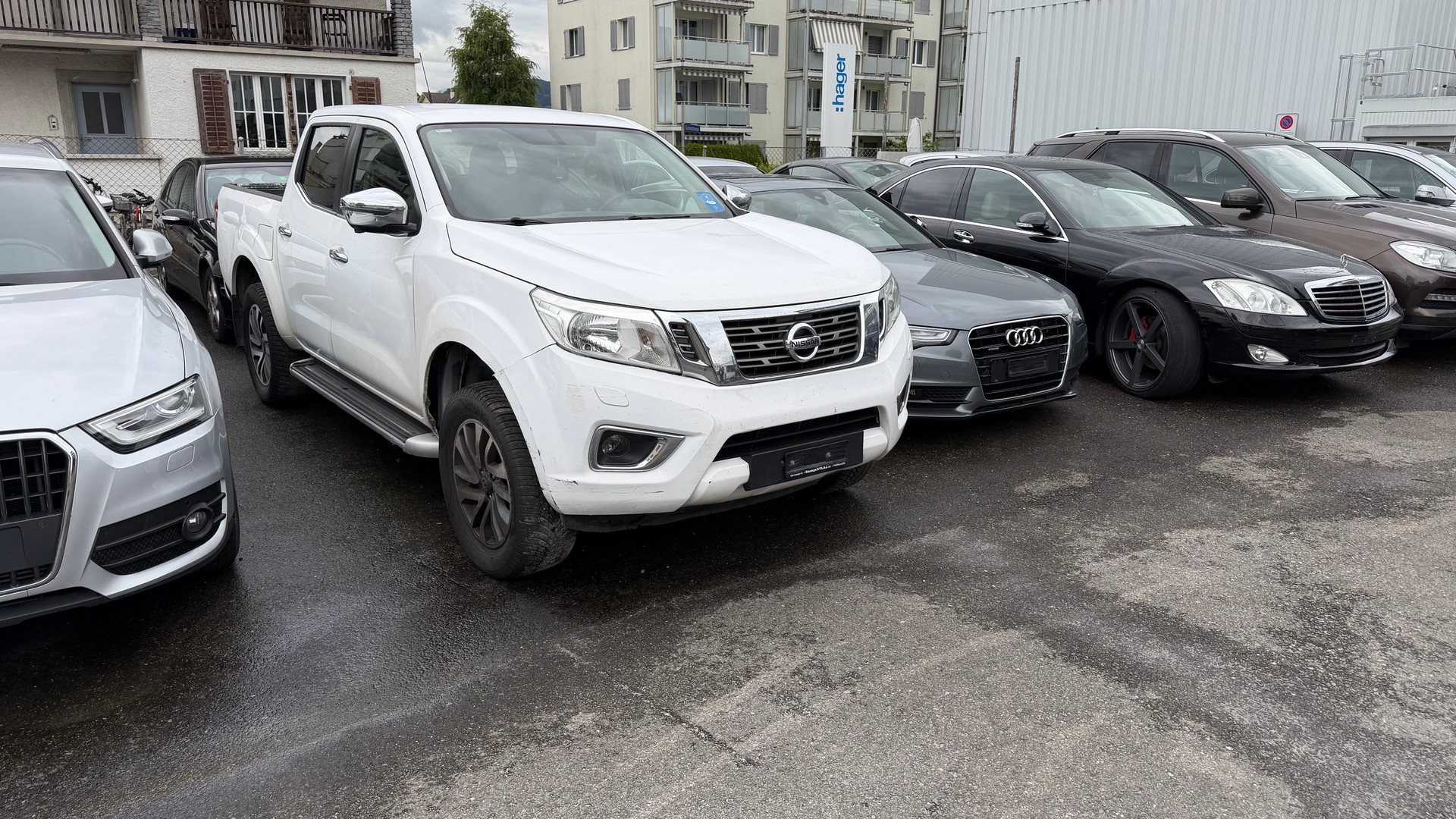 NISSAN Navara Double Cab N-Guard 2.3 dCi 4WD Automatic-image-0
