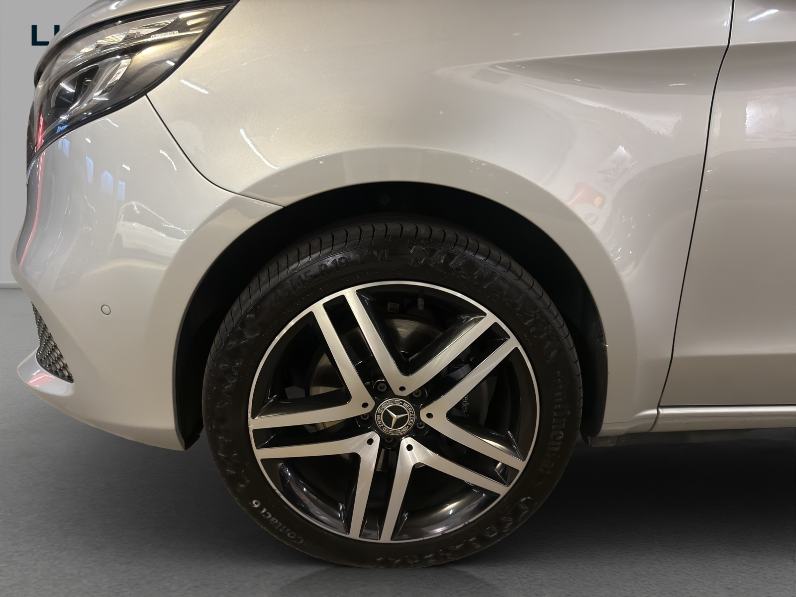 MERCEDES-BENZ V 250 d lang 4M / Sport / AHK 2500 kg / 360 Grad Kamera-image-6