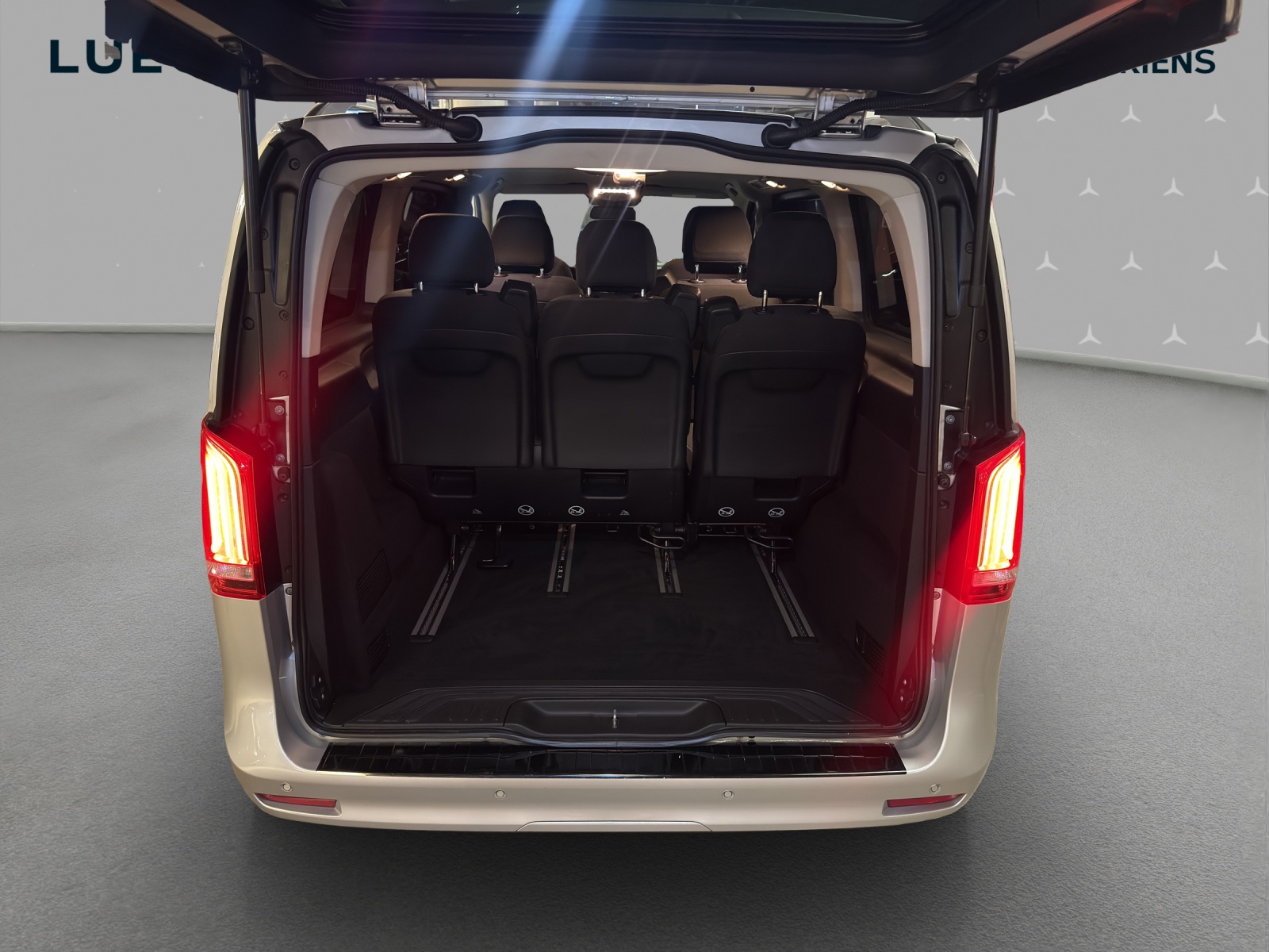 MERCEDES-BENZ V 250 d lang 4M / Sport / AHK 2500 kg / 360 Grad Kamera-image-14