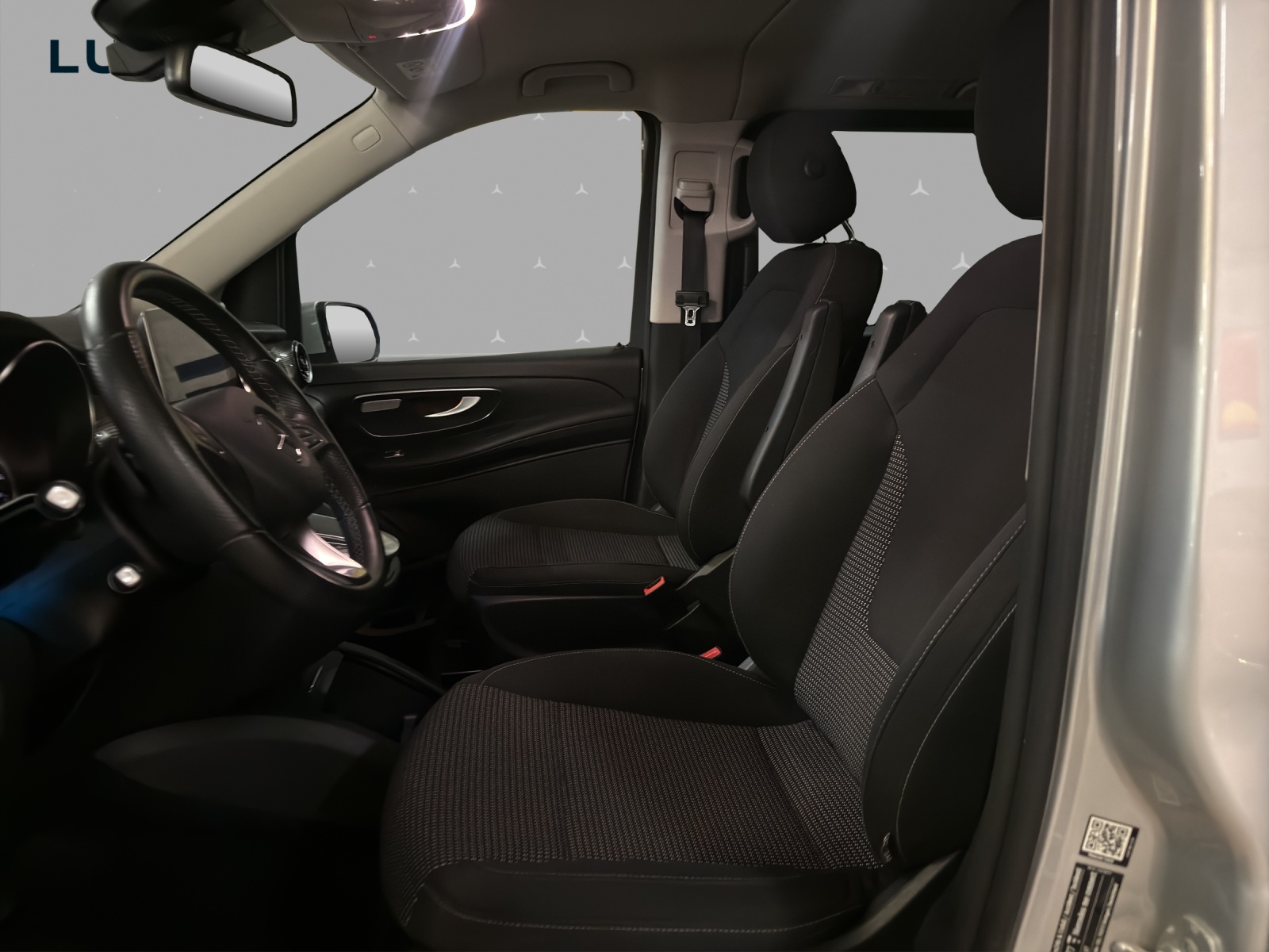 MERCEDES-BENZ V 250 d lang 4M / Sport / AHK 2500 kg / 360 Grad Kamera-image-7