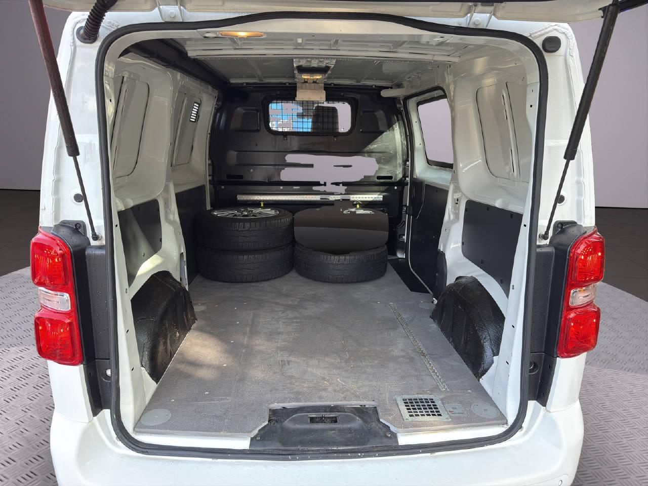 PEUGEOT Expert Kaw. Standard 2.0 BlueHDi 140 Premium S/S-image-10