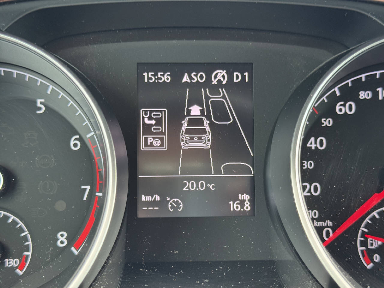 VW Touran 1.4 TSI Comfortline DSG-image-11